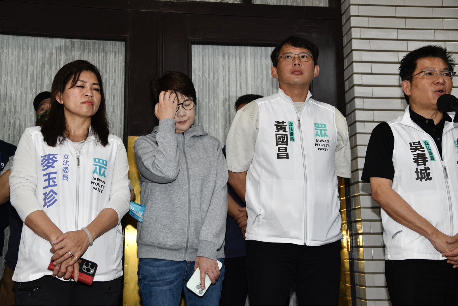 民眾黨團總召黃國昌（右2），表示下一步改革將會推動廢除監察院。