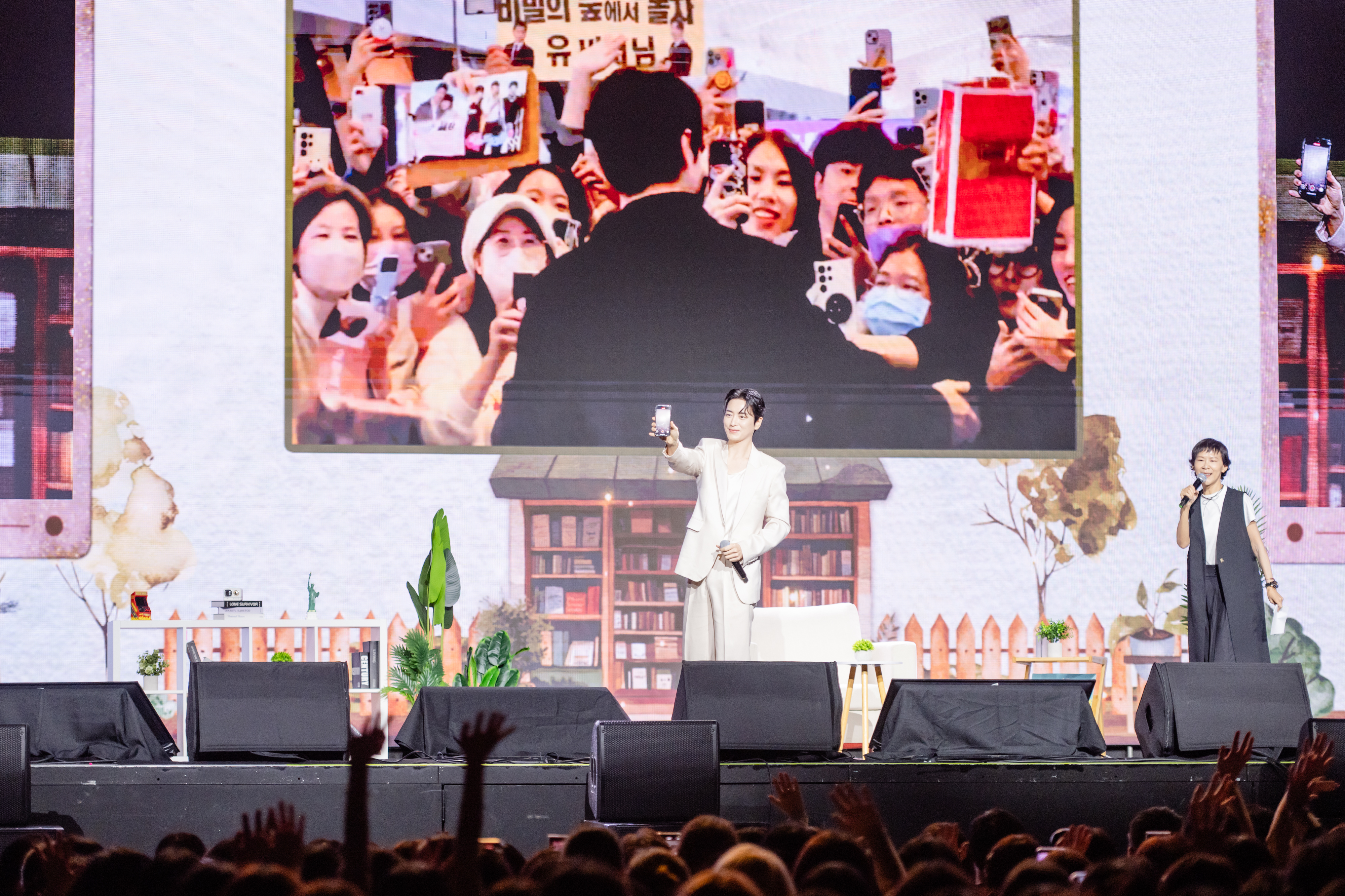 李浚赫在台舉辦首次個人見面會，帥氣斯文的他將粉絲迷得七暈八素。（希林國際提供）