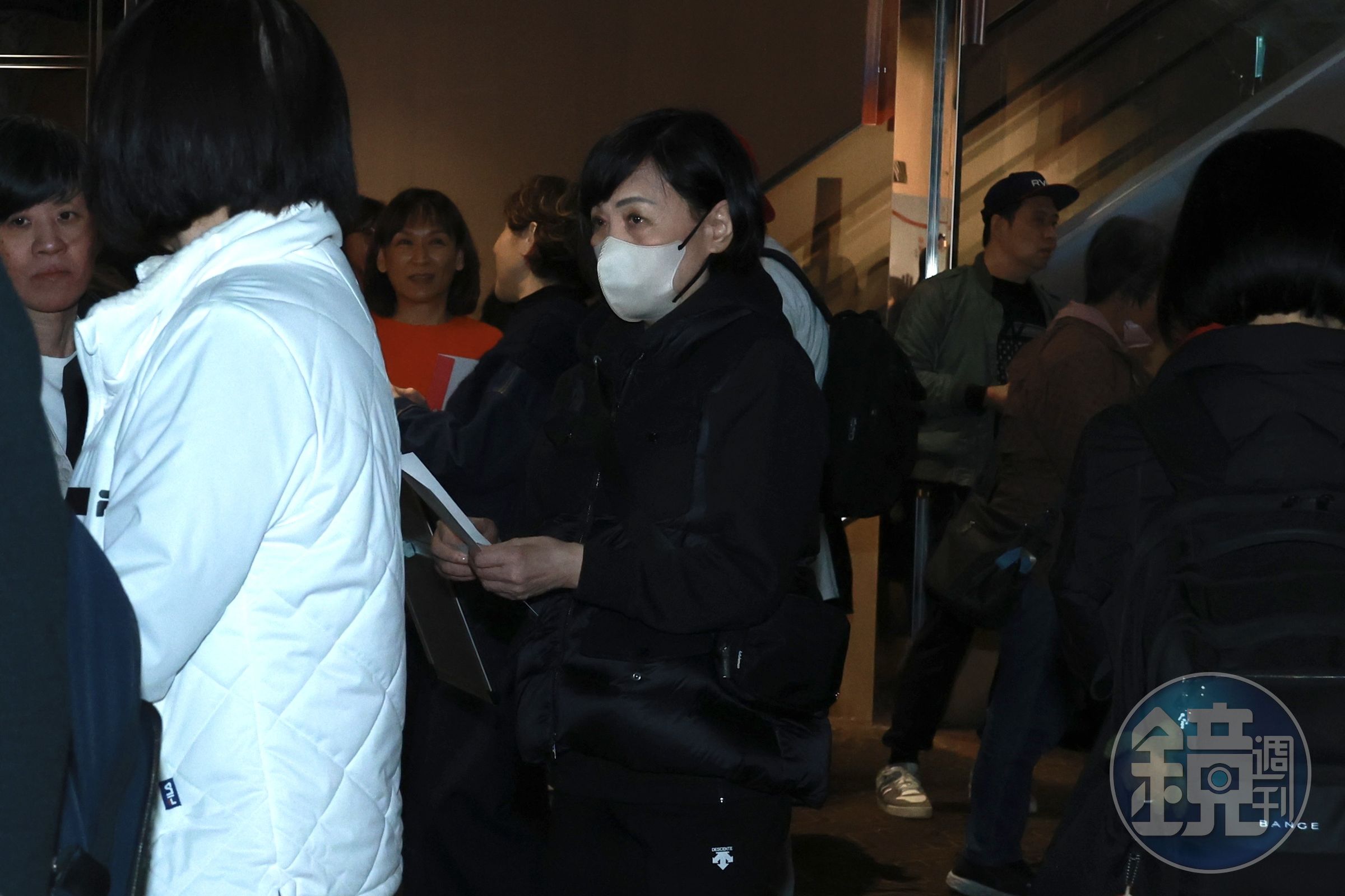 「寶媽」王美華低調到場力挺女兒曾寶儀。
