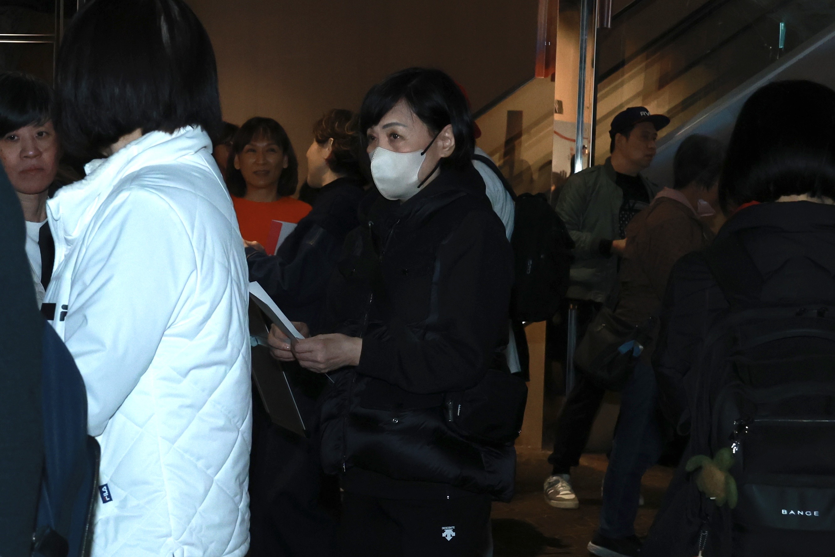 「寶媽」王美華低調到場力挺女兒曾寶儀。