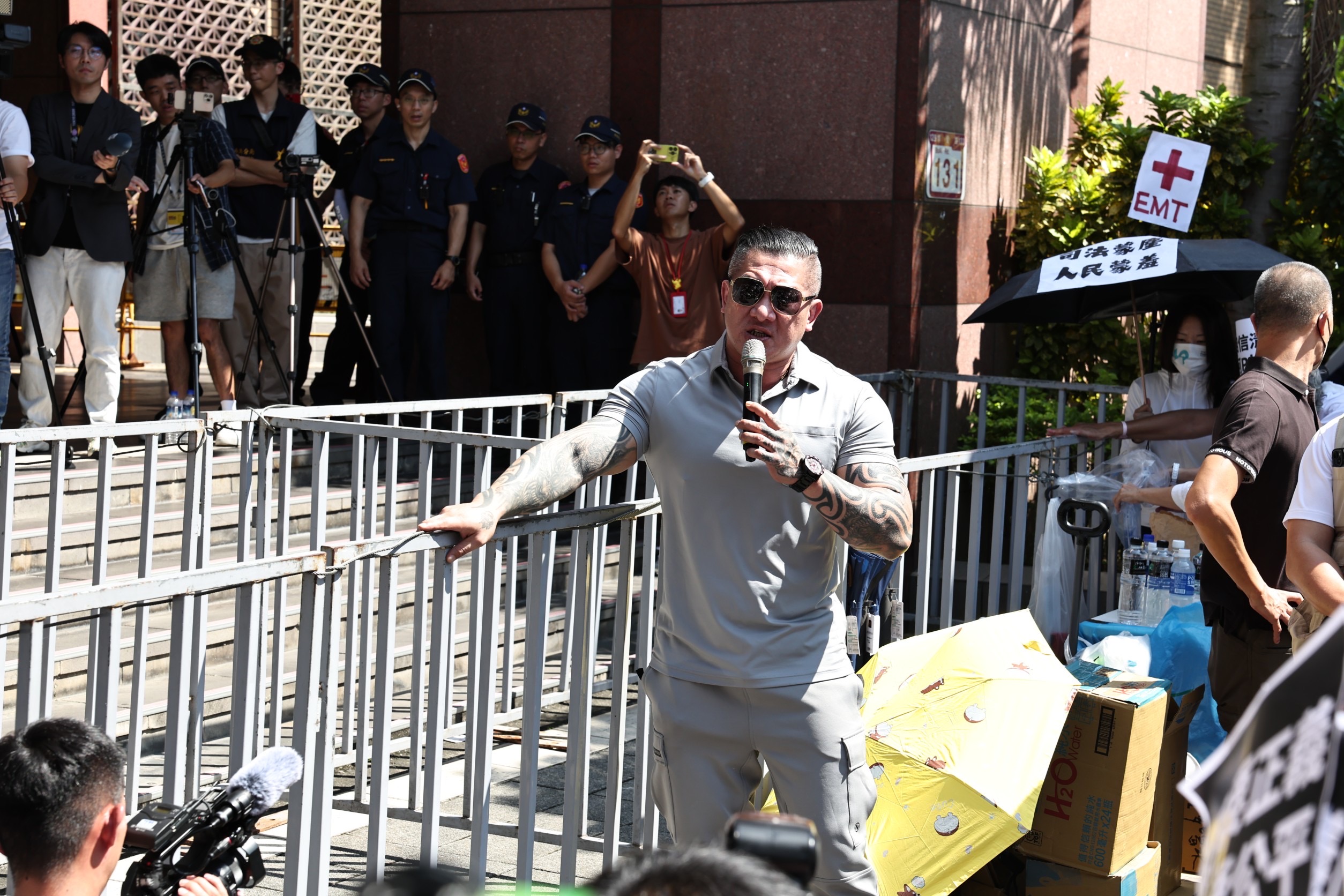 館長（圖）經營的「成吉思汗」健身房今早遭人砸店，嫌犯供稱犯案是為了替自己討公道。（本刊資料照）