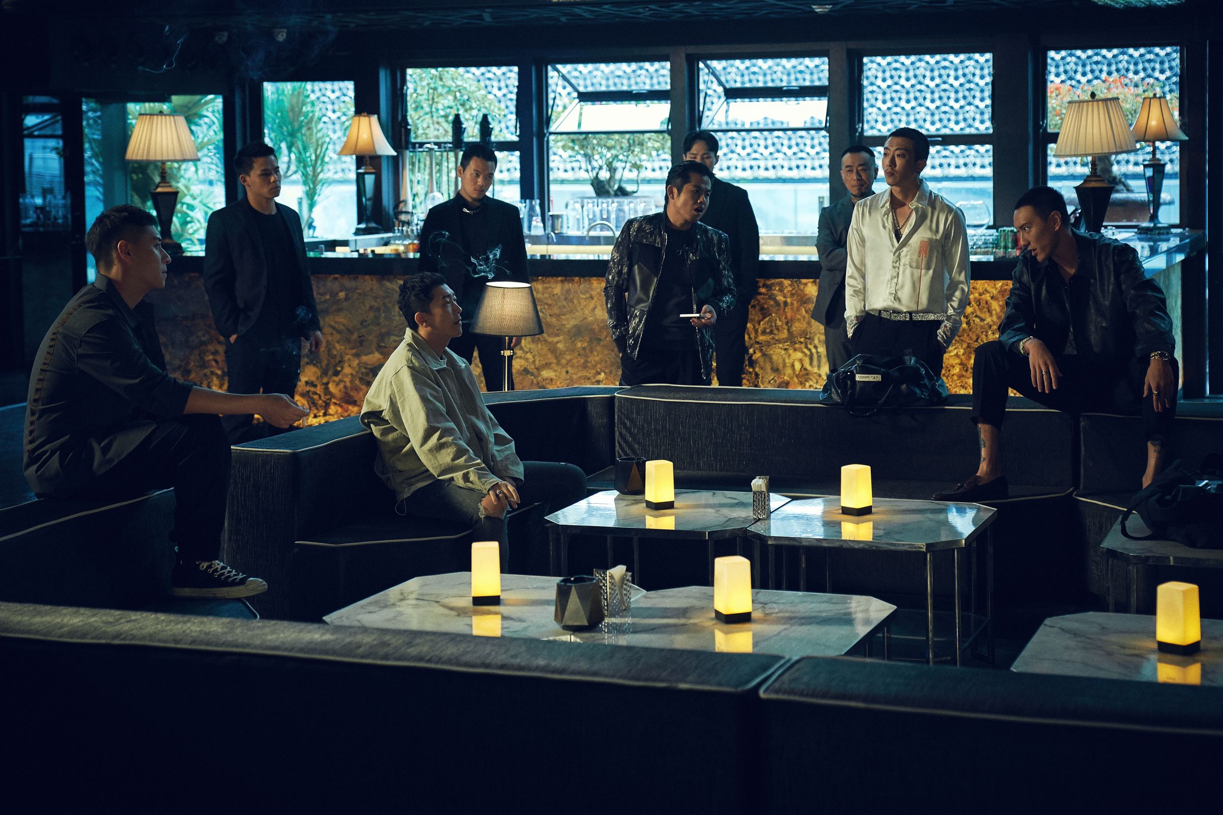 鄭人碩（左起）、施名帥、張再興、張懷秋、王陽明等一票男星共同亮相，堪稱滿足所有《角頭》粉絲的期待。（曼尼娛樂提供）