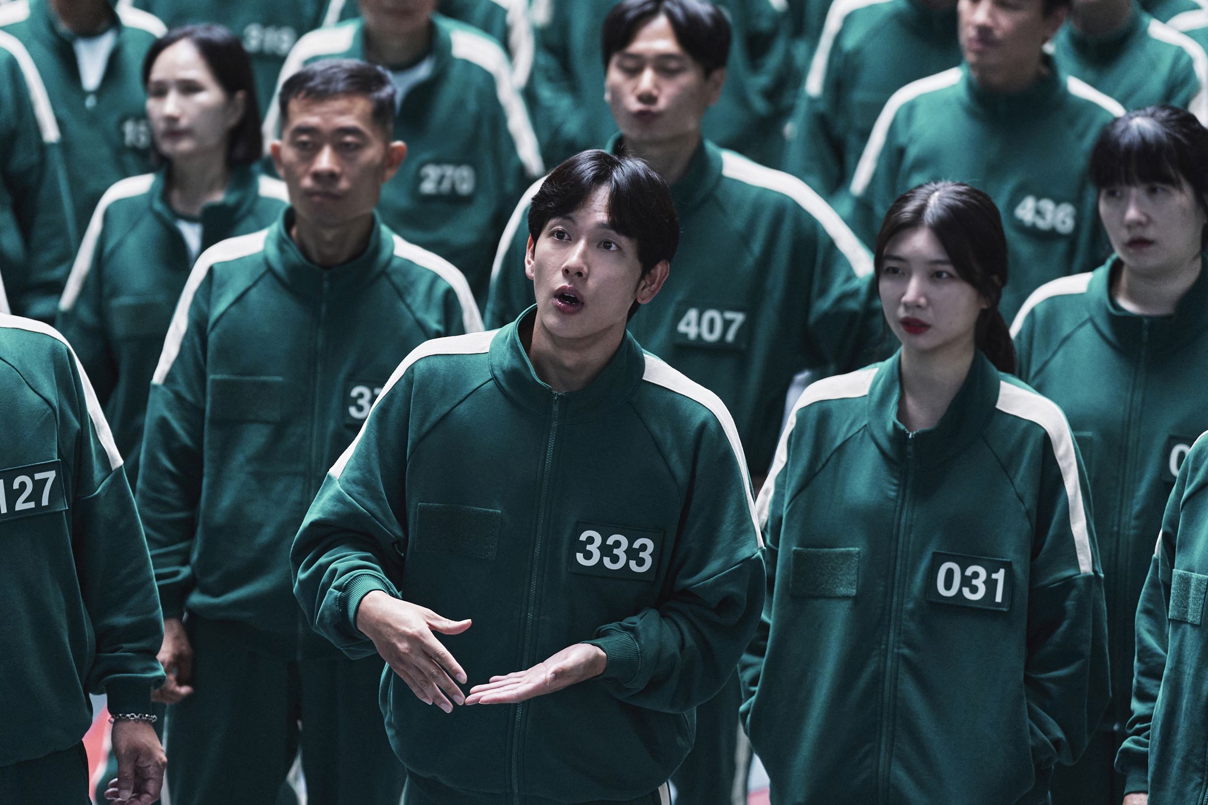 崔勝鉉的角色與任時完（中）有著緊密關係。（Netflix提供）