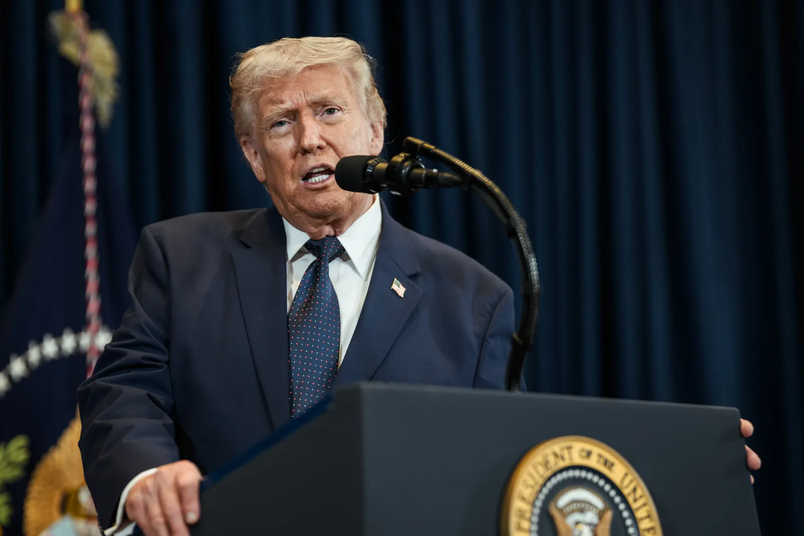 美國總統川普（Donald Trump）30則表示，伊朗實質上已完成「政權更迭」，並聲稱雙方已達成共識。（白宮提供）