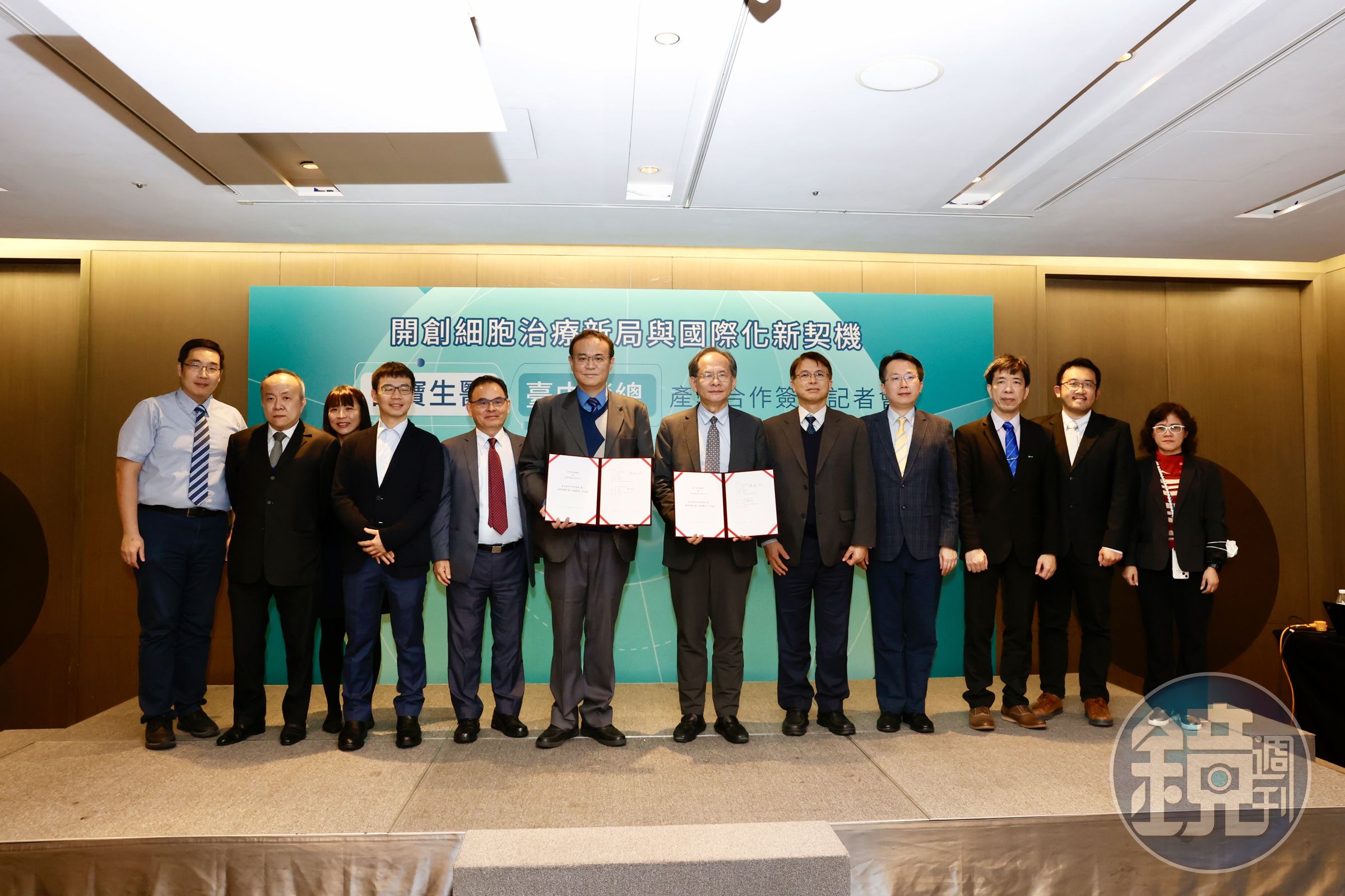 台寶生醫與中榮簽署產學研究暨應用推廣合作協議,台寶生醫將提供中榮近2300萬元的經費預算,藉此建構完整的細胞治療與再生醫學的產學合作平台。