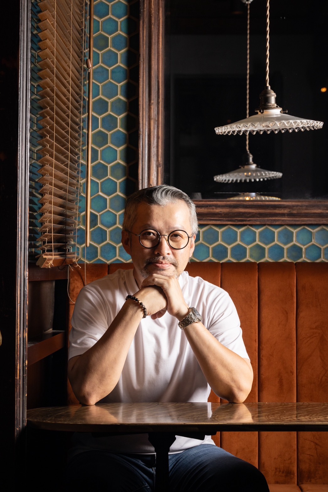 「小酒sake bar」的老闆簡國正個性阿莎力，不愛從眾的他反而為前來的酒客帶來不少驚喜。