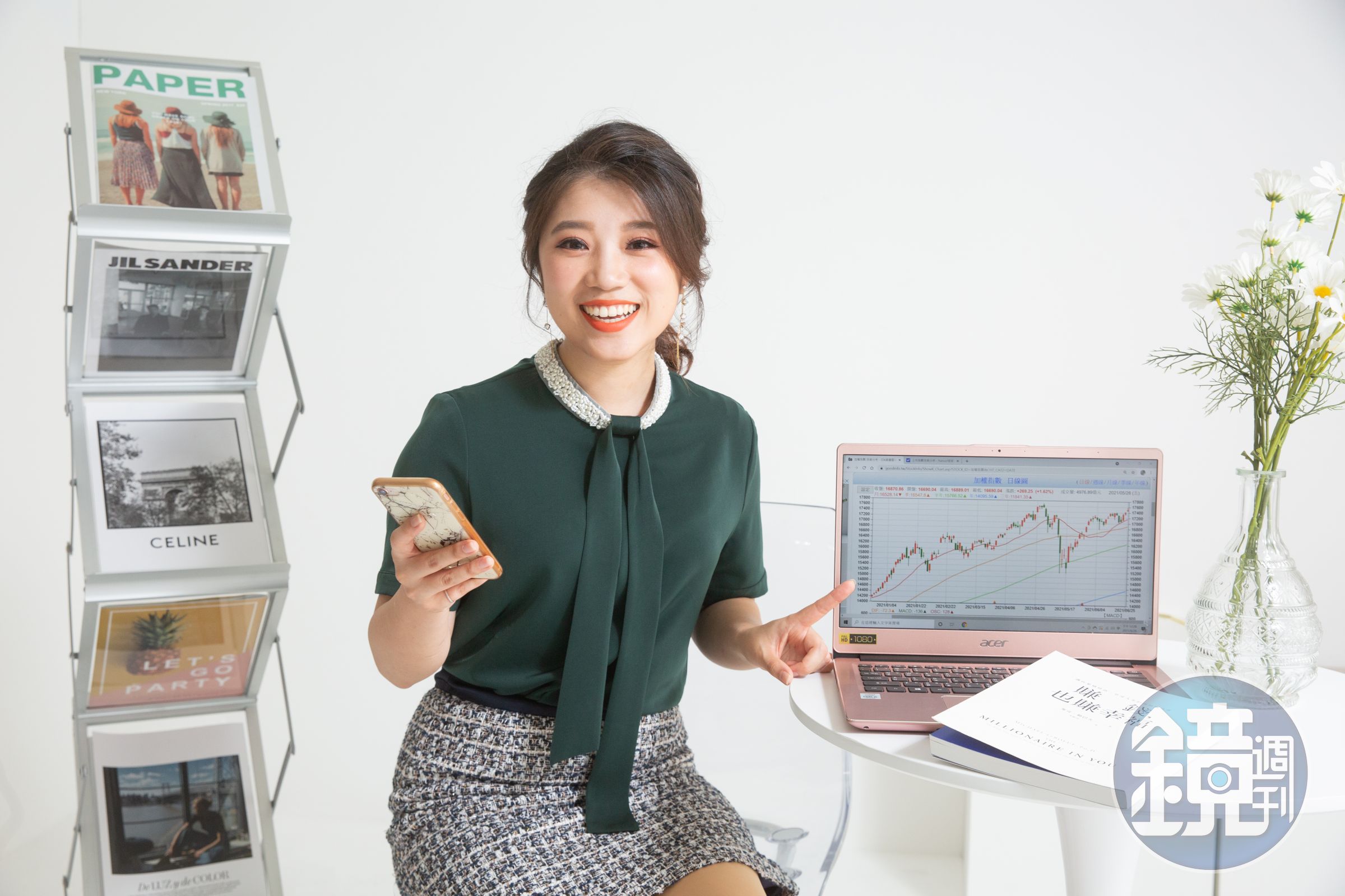 財經主持人葉芷娟看好美股長期走勢，建議小資族用本金加定期定額的方式放大報酬率。
