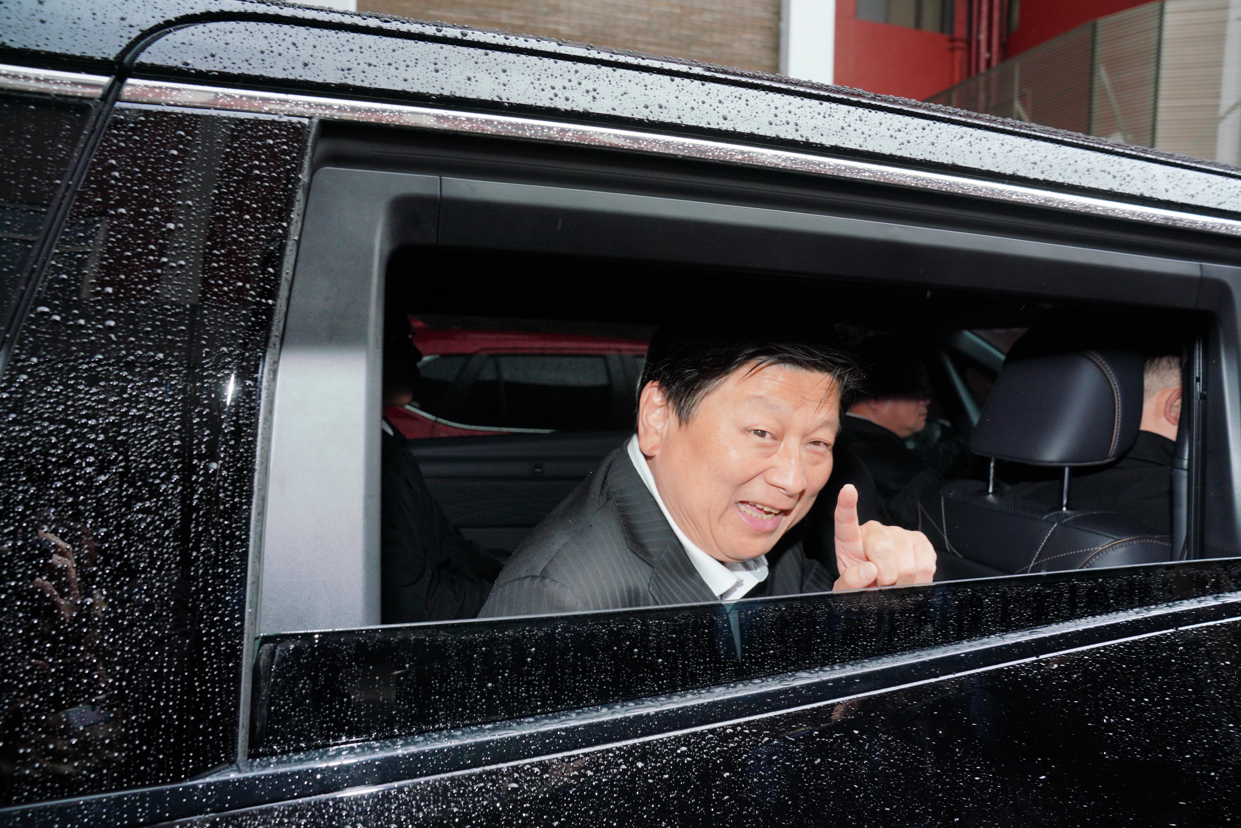 檢調搜索花蓮縣政府帶回11人 ，傅崐萁6字回應。（本刊資料照）