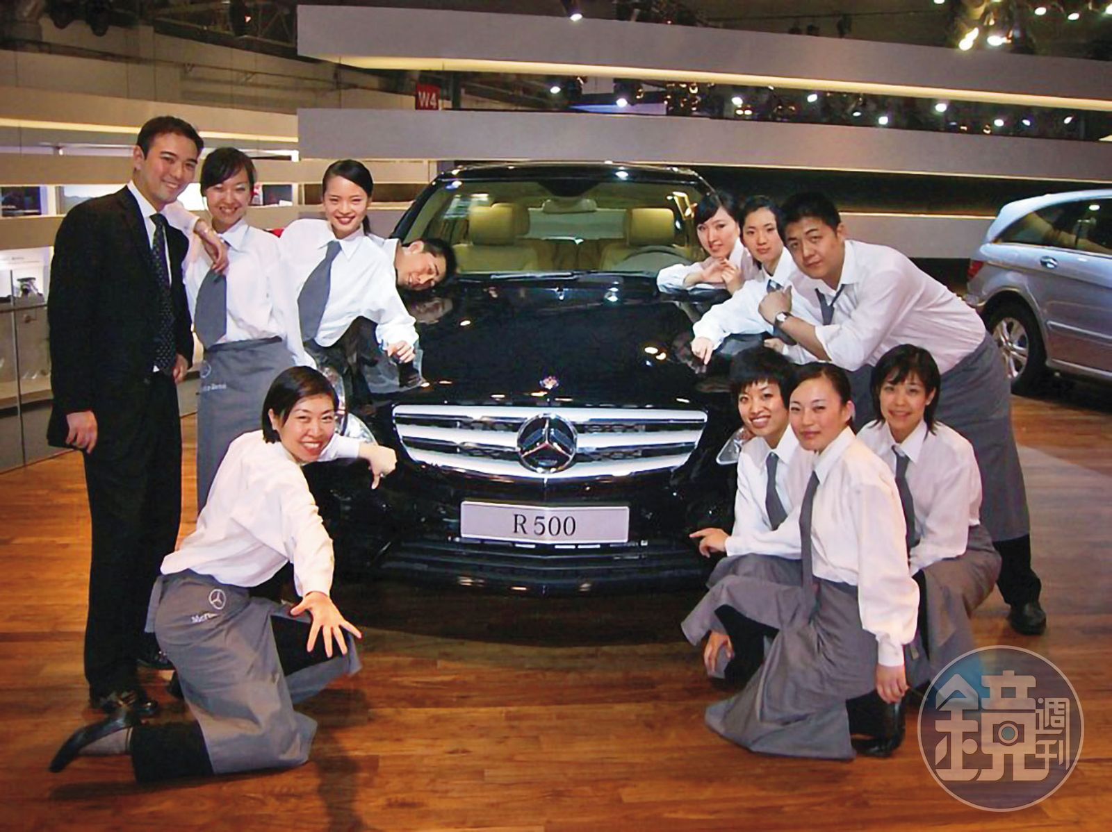 飯店要靠Party行銷，馮傑（左1）在台北君悅工作時期辦過很多大型Party。（馮傑提供）