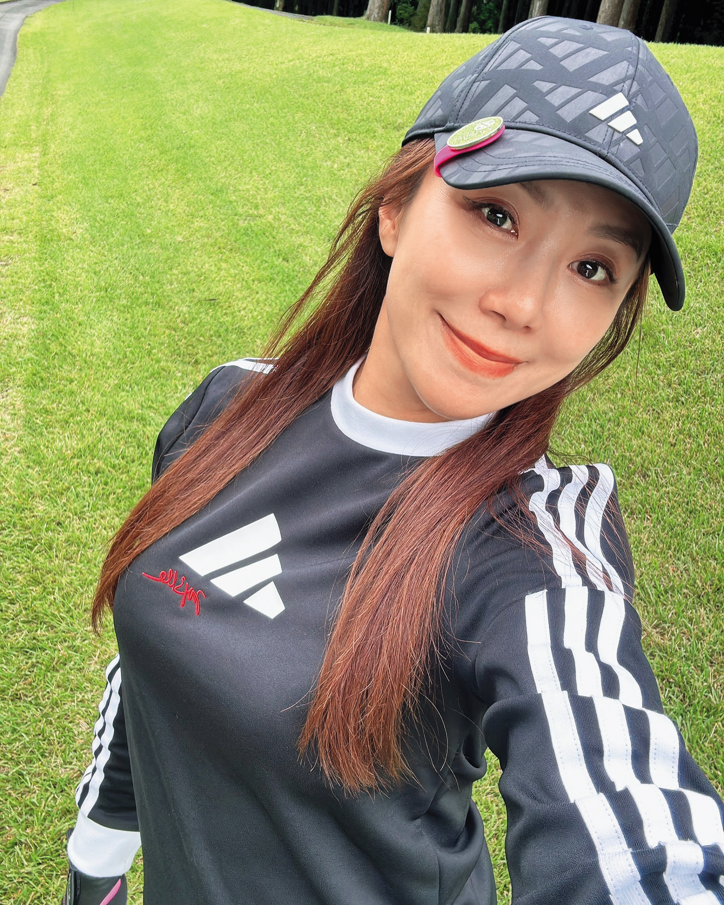 佩甄31歲時買了第一間房,也在同棟6樓為媽媽買了一戶。(翻攝佩甄臉書)