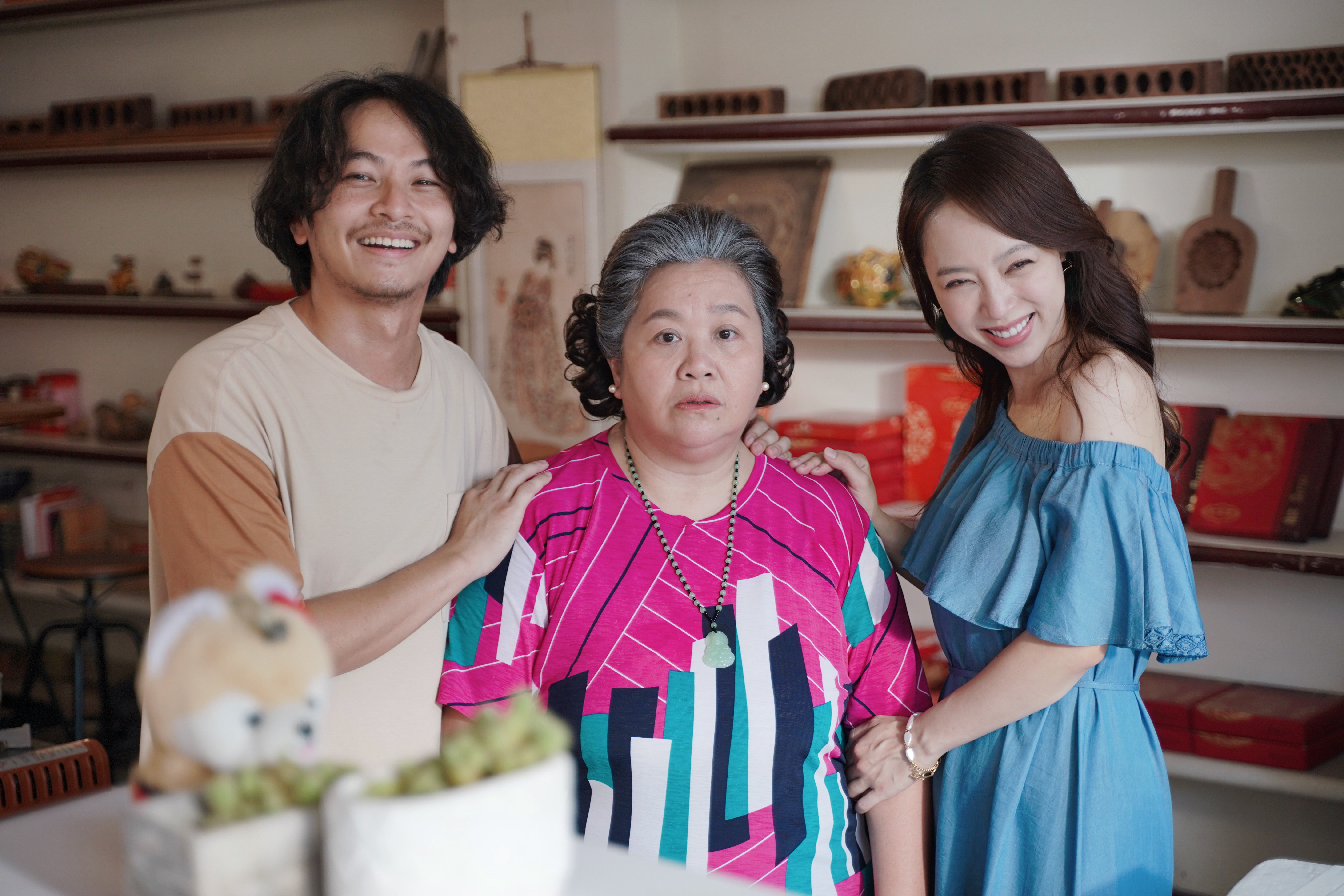 三兒子蘇秉仁（楊銘威 飾）的對象大美（林筳諭 飾）驗孕棒出現兩條線！？（公視提供）