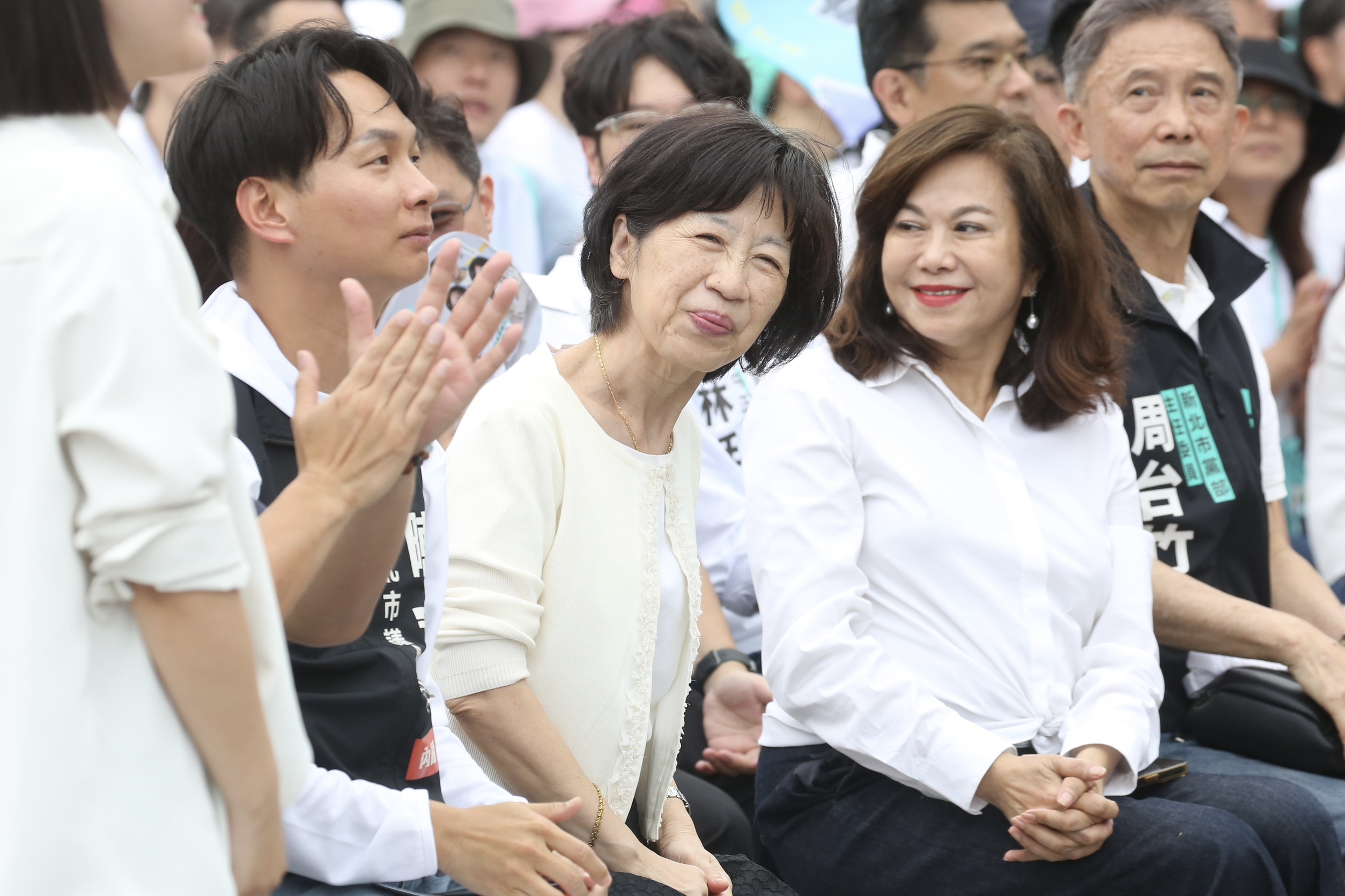 鍾小平再爆陳佩琪曾開1.6億元加價1,500萬元要買永康街豪宅。圖為陳佩琪今出席民眾黨新北誓師大會。（鏡報董孟航）