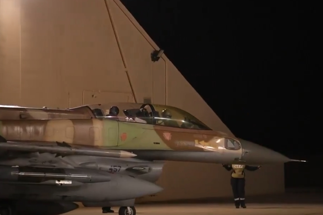 以色列於當地時間19日清晨，對伊朗西南部的阿拉克重水反應爐發動空襲，發射2枚飛彈。示意圖（翻攝自@Israel X）