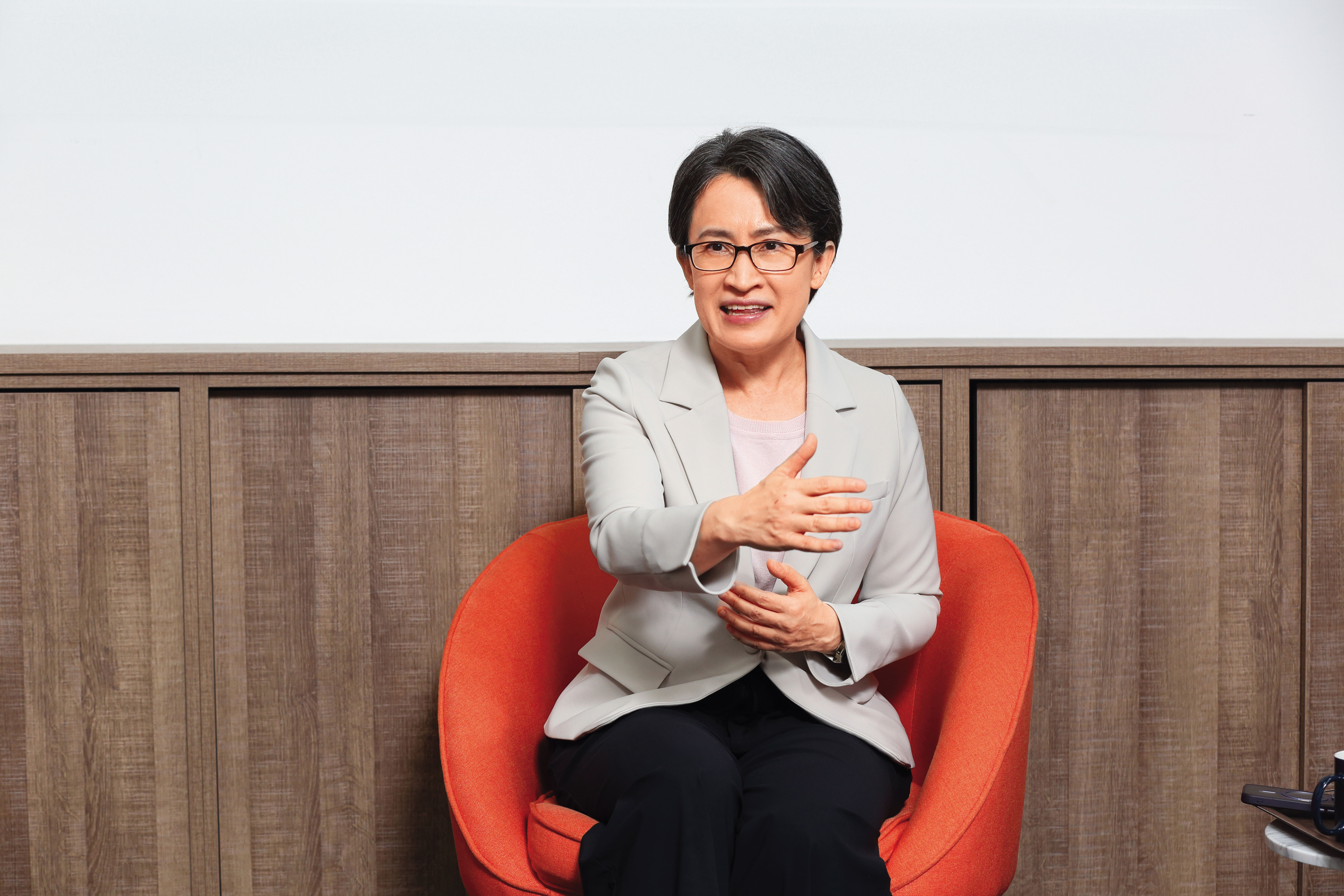 蕭美琴接受本刊專訪，為國防特別預算發聲。