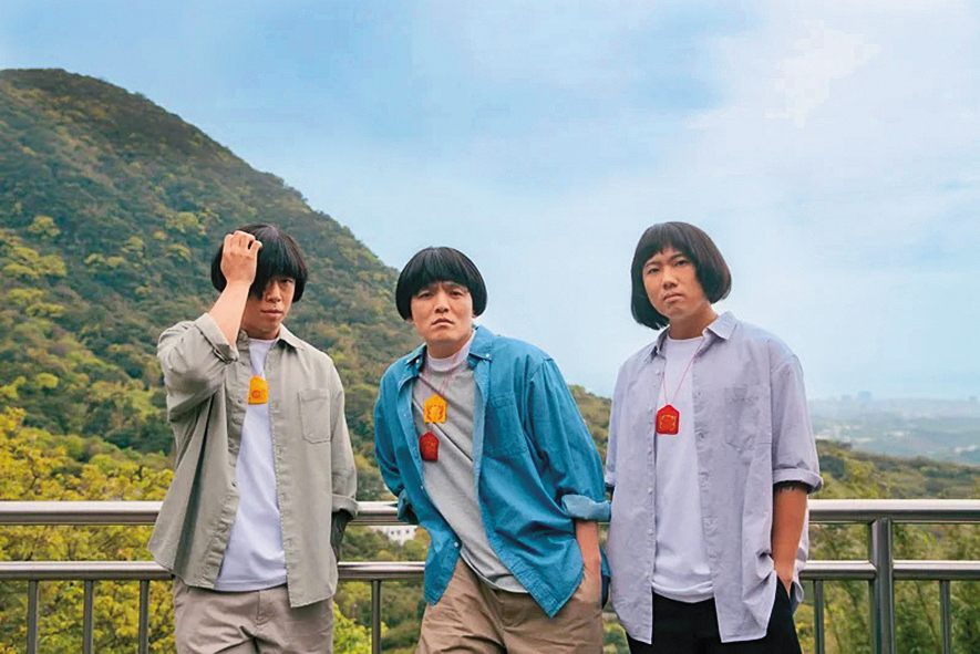 玖壹壹曾變身豬哥亮造型，展現不同的一面，其中的春風（中）更演戲邀約不斷。（混血兒娛樂提供）