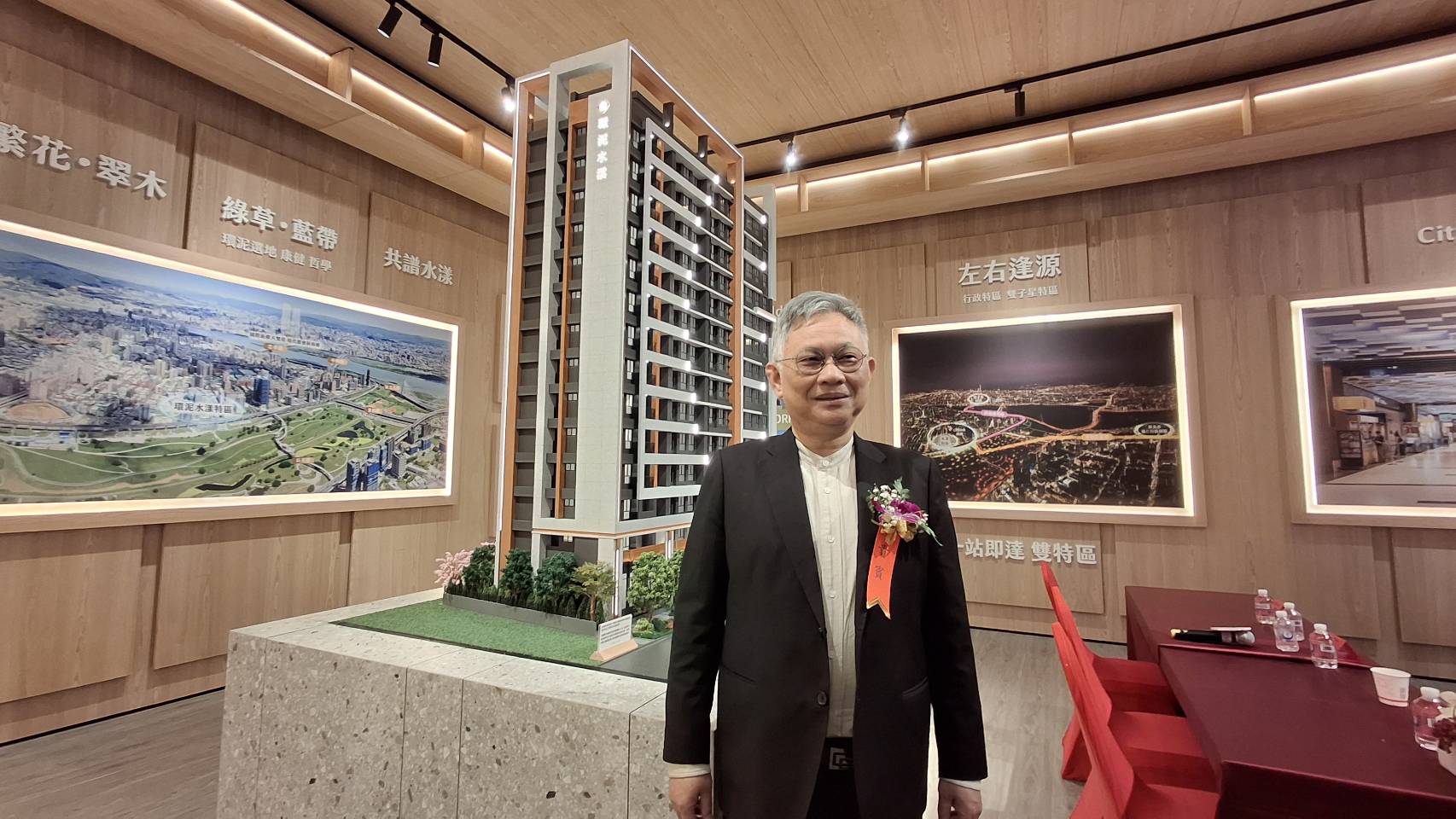 環泥建設總經理黃惠盟透露，環泥建設已布局三重10年，未來還有3至4案要推出。（林喬慧攝）