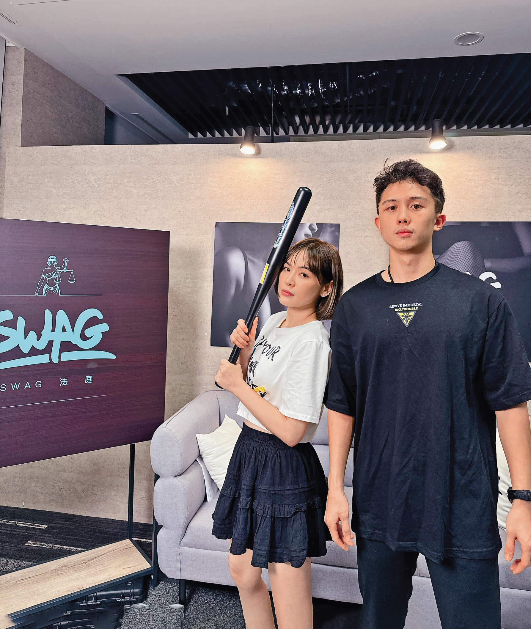 陳沂(左)登上情色平台SWAG和孫安佐(右)激戰數回合。(翻攝自陳沂臉書)