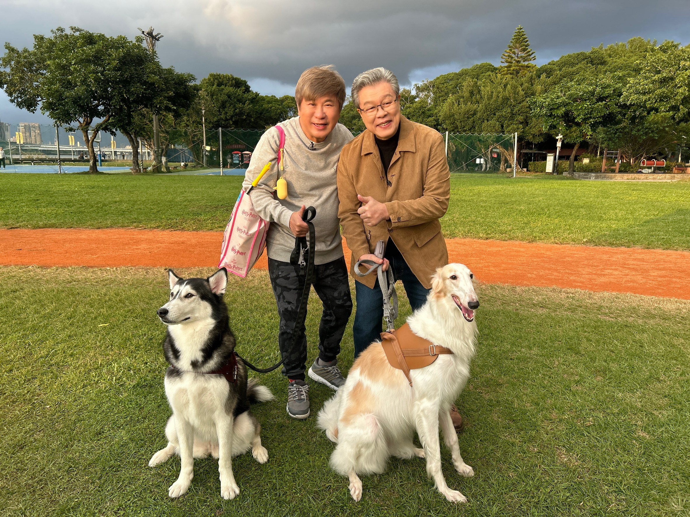 楊烈上胡瓜網路節目錄影。（下面一位提供）