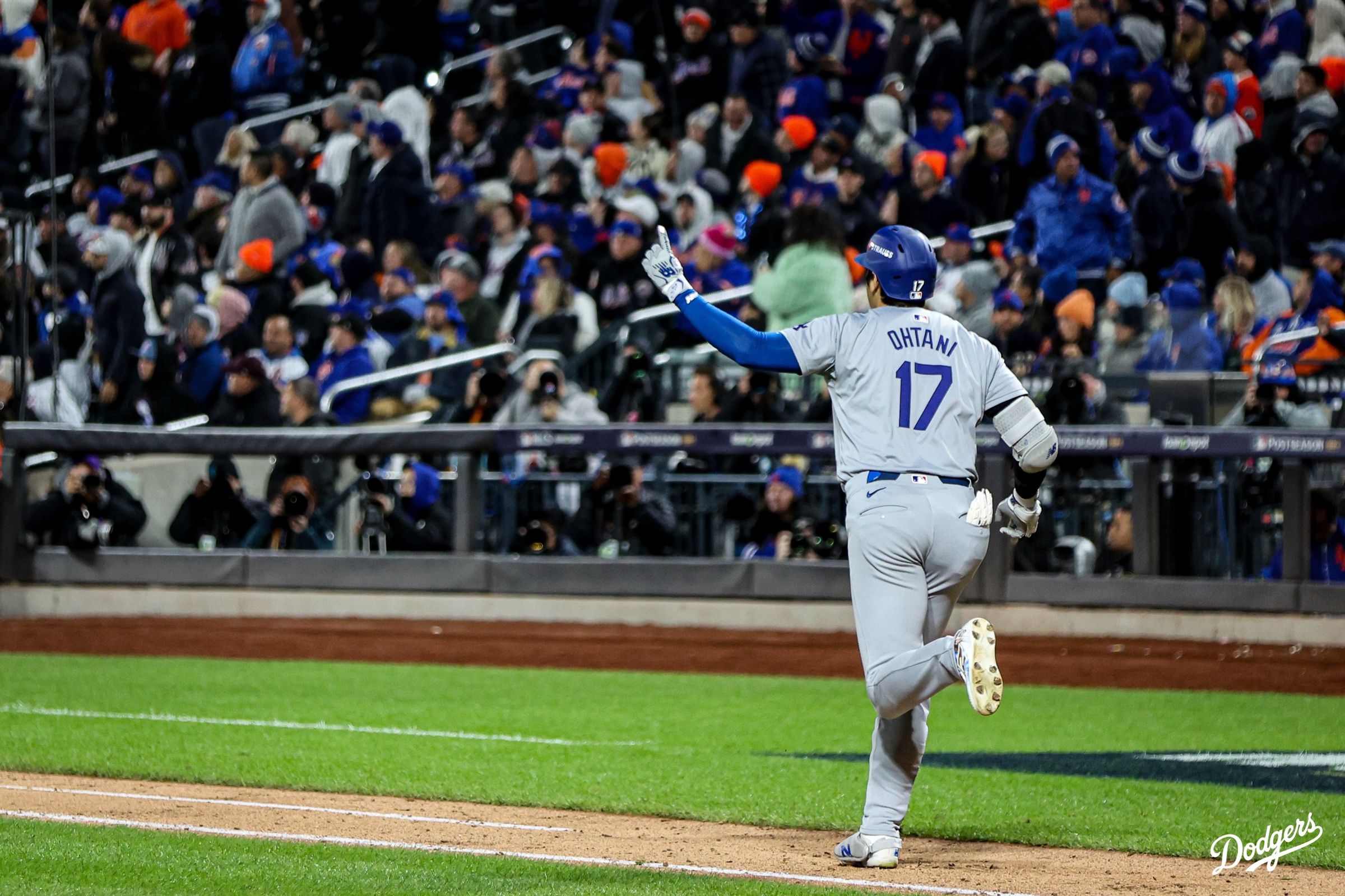 大谷翔平在國聯冠軍賽第三戰轟出3分砲。（翻攝自X@Dodgers）