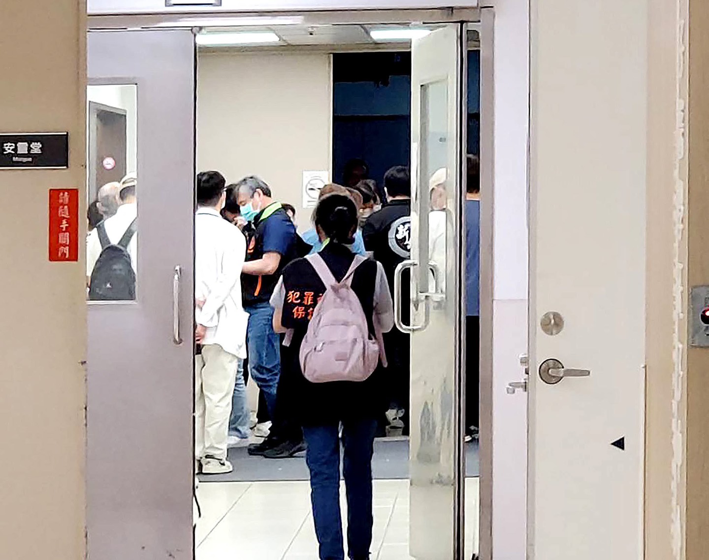 女童莫名橫死街頭，家人悲慟萬分。（讀者提供）