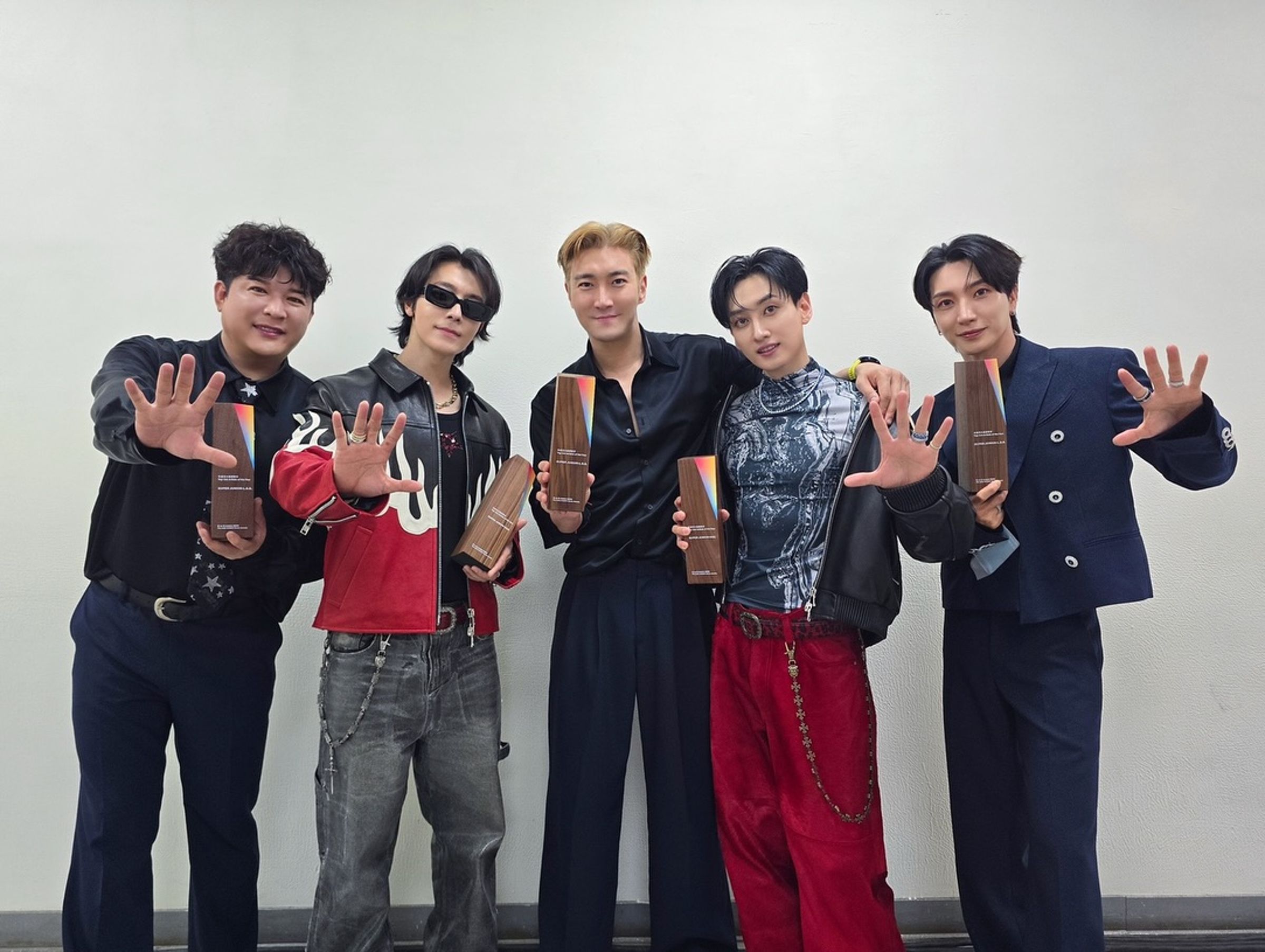 SUPER JUNIOR兩分隊L.S.S.與D&E為第20屆KKBOX風雲榜壓軸。（翻攝SUPER JUNIOR INS)