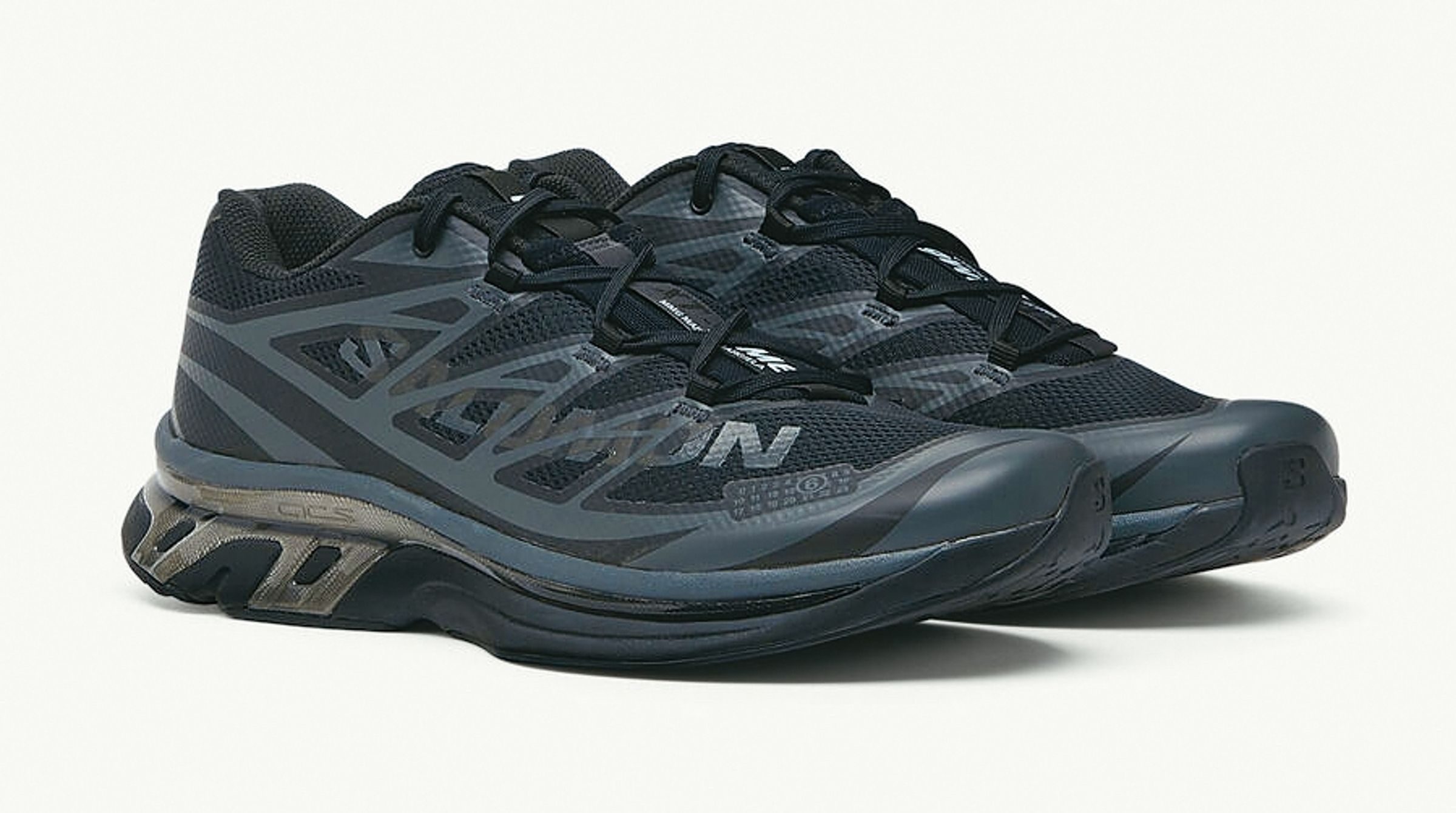 MM6 x Salomon XT質感黑越野跑鞋，NT$16,900。