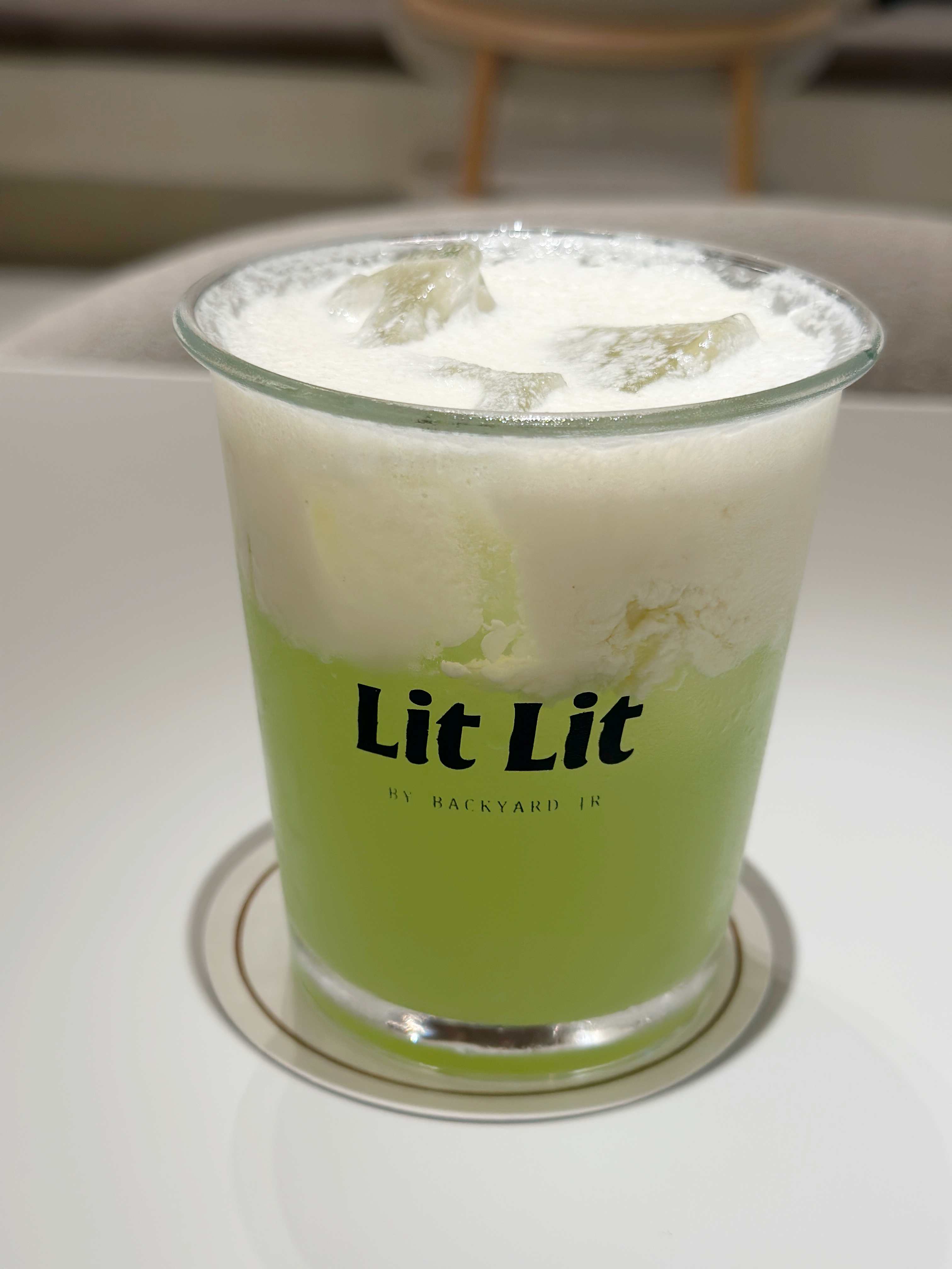 發酵系列的「芭樂葡萄」使用芭樂康普茶、百里香與白葡萄,也能做成有酒精版本。(150元/杯,調酒250元/杯)