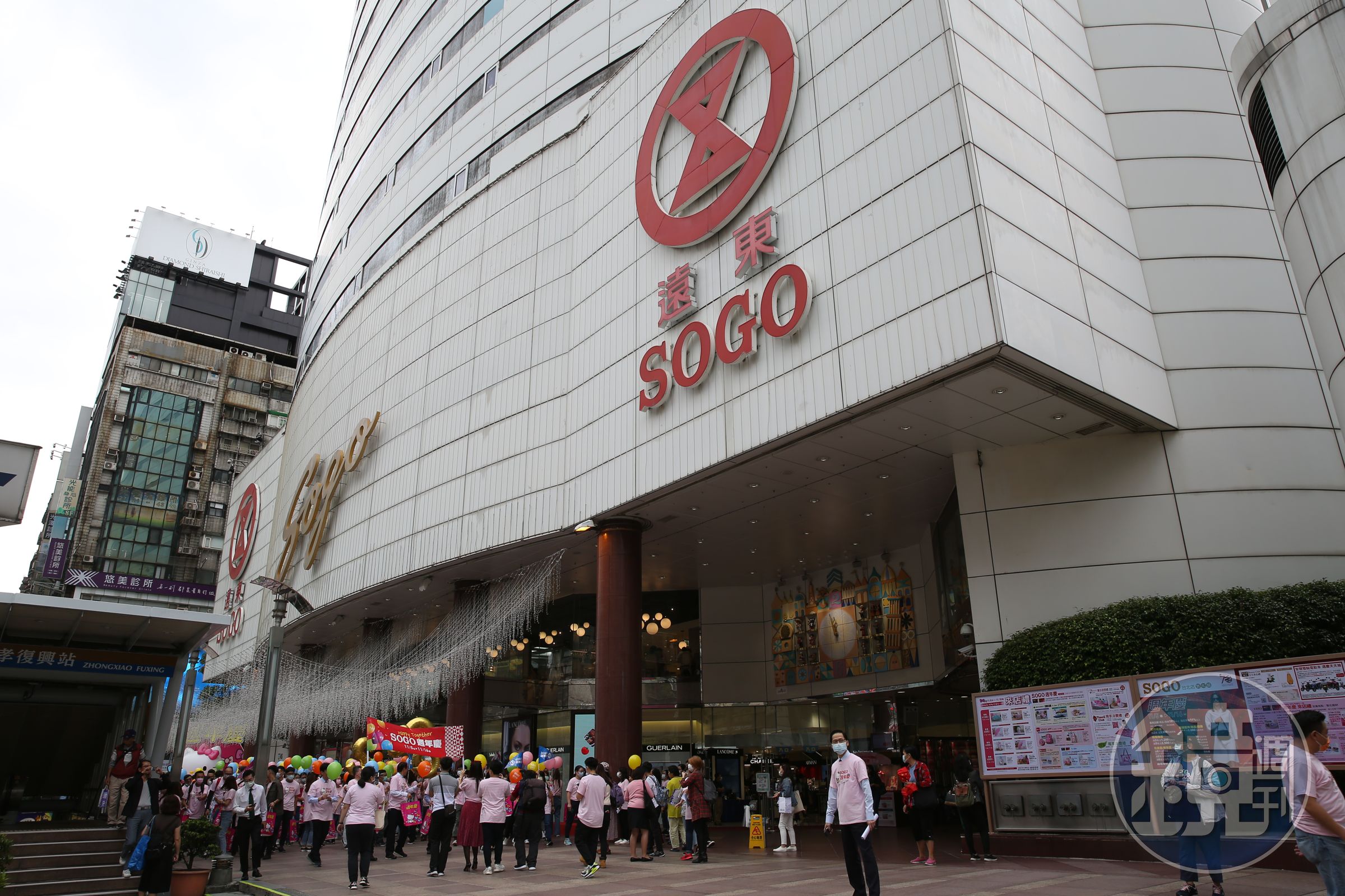 遠東SOGO董事長黃晴雯非常重視低碳營運與綠色消費;於3月1日忠孝店全面不提供消費紙袋。(本刊資料照)