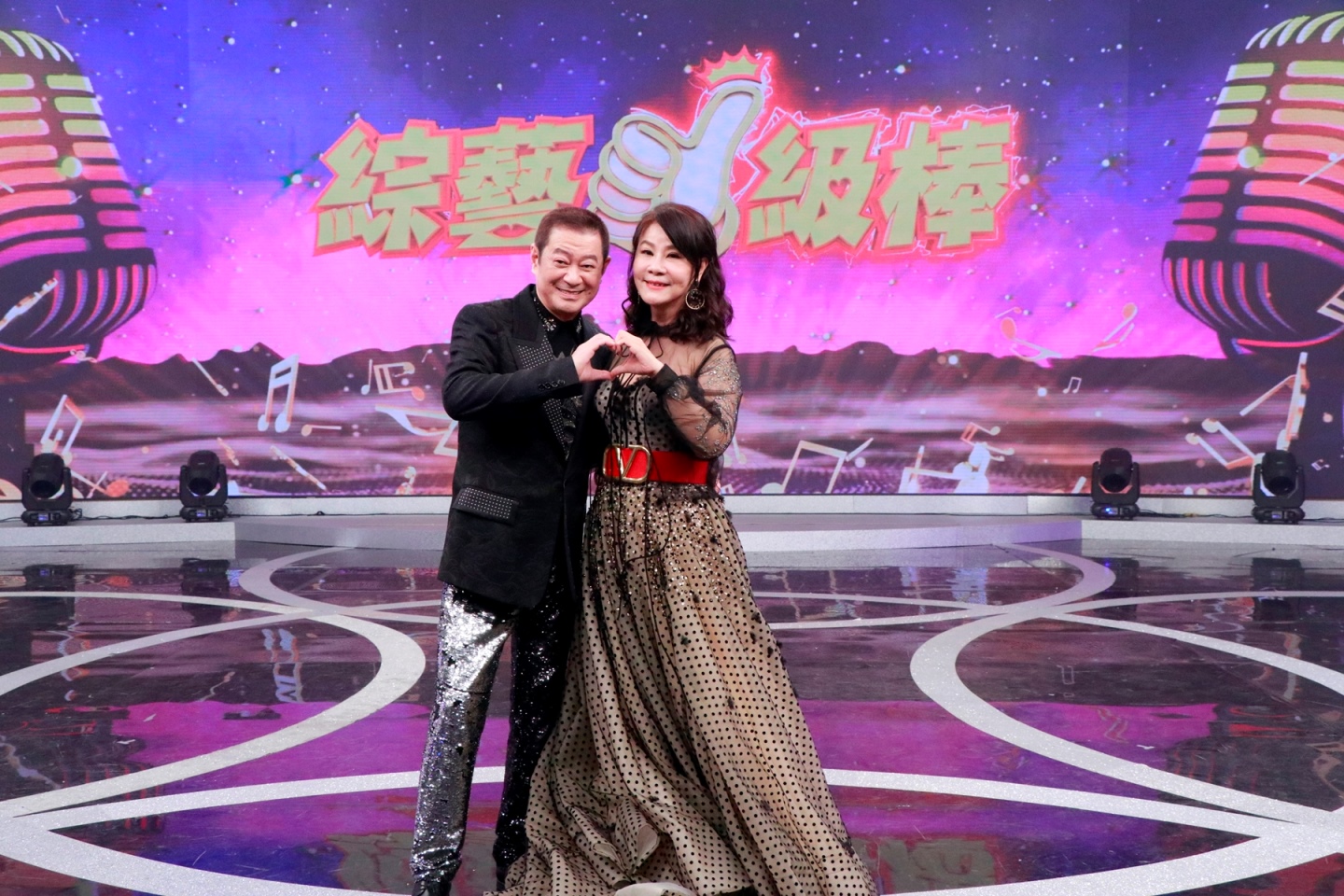 蔡小虎合體龍千玉，助攻《綜藝一級棒》收視。（中視提供）