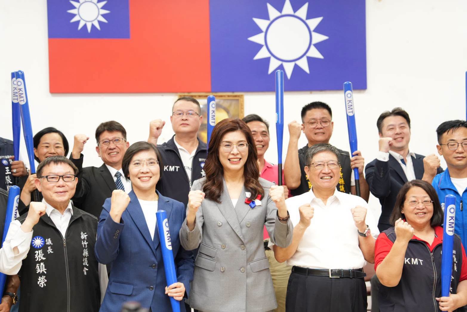 國民黨昨(5日)於新竹縣舉行行動中常會,為徐欣瑩等藍營提名人助陣。(翻攝自徐欣瑩臉書)