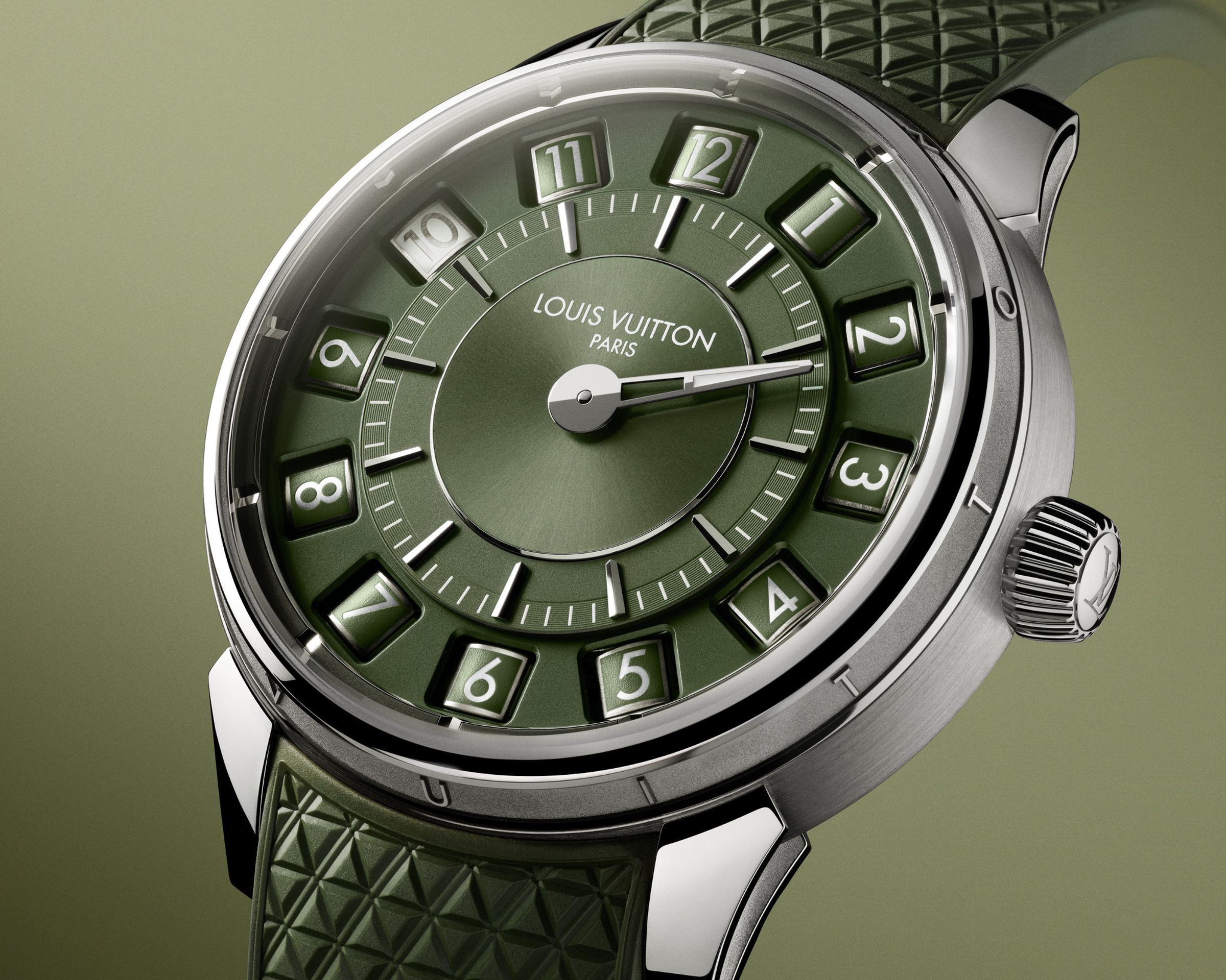 Tambour Spin Time綠色白K金腕錶｜型號W9WGA2／錶徑39.5mm／18K白金錶殼／分鐘、翻轉小時指示／LFT ST13.01自動上鍊機芯／動力儲存約45小時／防水約100米