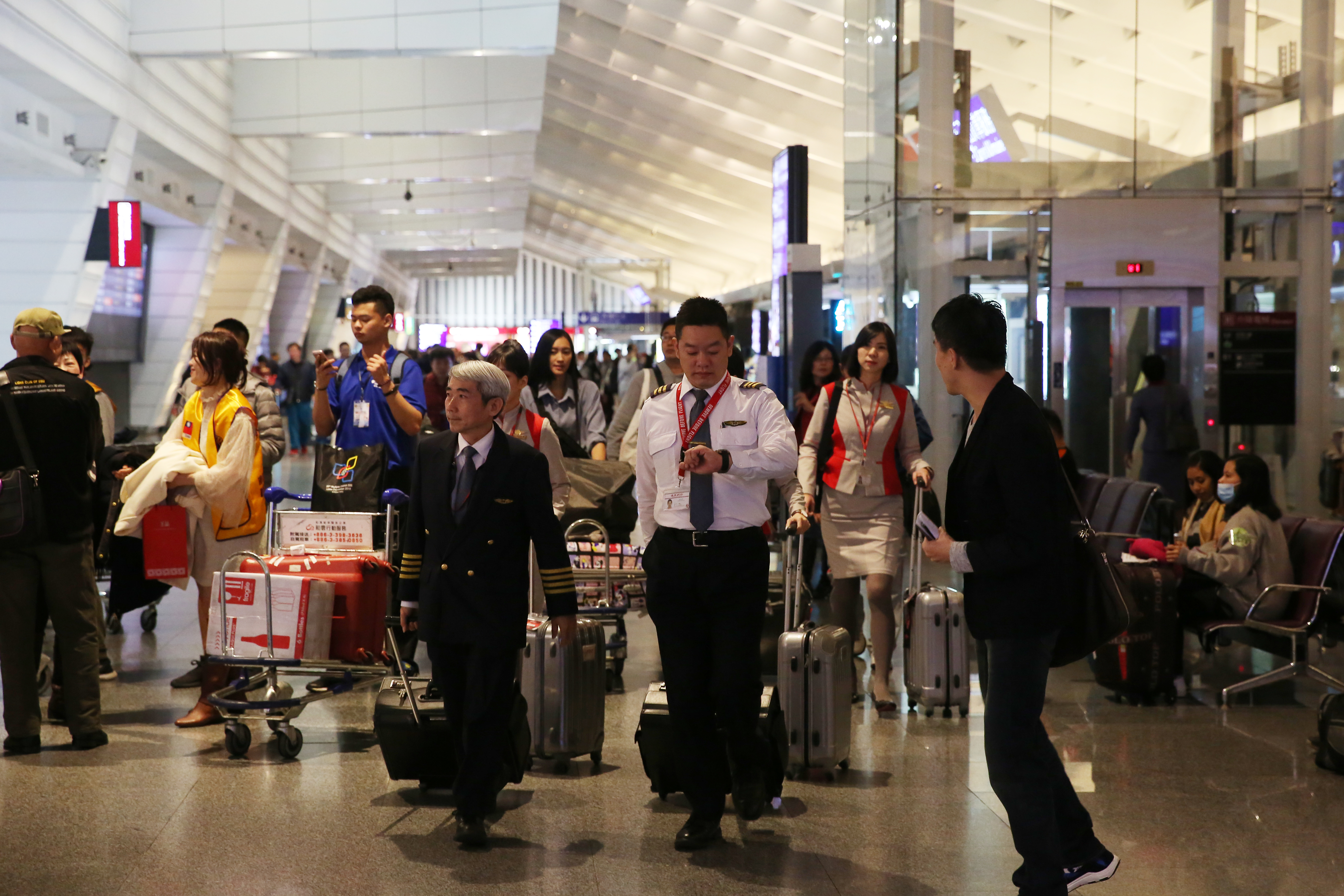 謝金河認為台灣的機場建設卻沒有展現企圖心，建議政府今年趁勢加大建設，實現多年來成為亞太營運中心的口號。（本刊資料照）