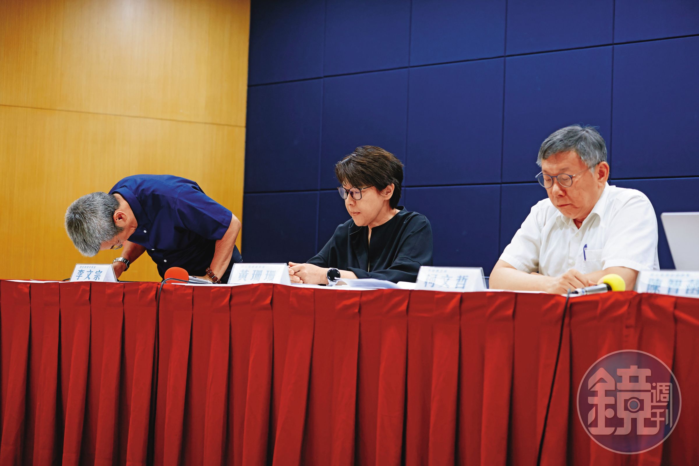 現任台中市政府顧問的蔡壁如對於柯營近日假帳風波火力全開,左批李文宗(左)、右酸黃珊珊(中),沒想到自己也涉申報不實。