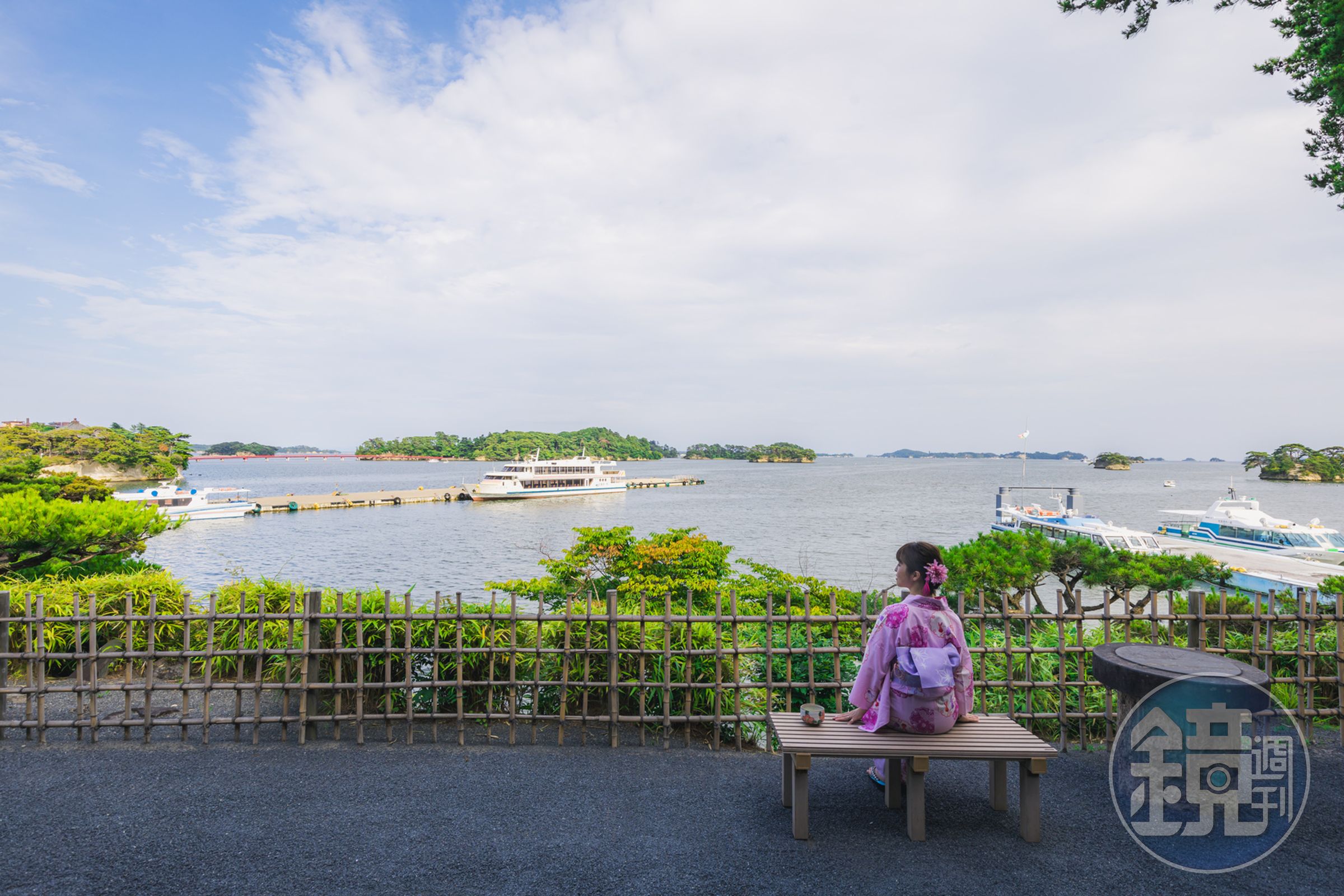 在觀瀾亭內可將松島灣及鄰近島嶼的美景一覽無遺。