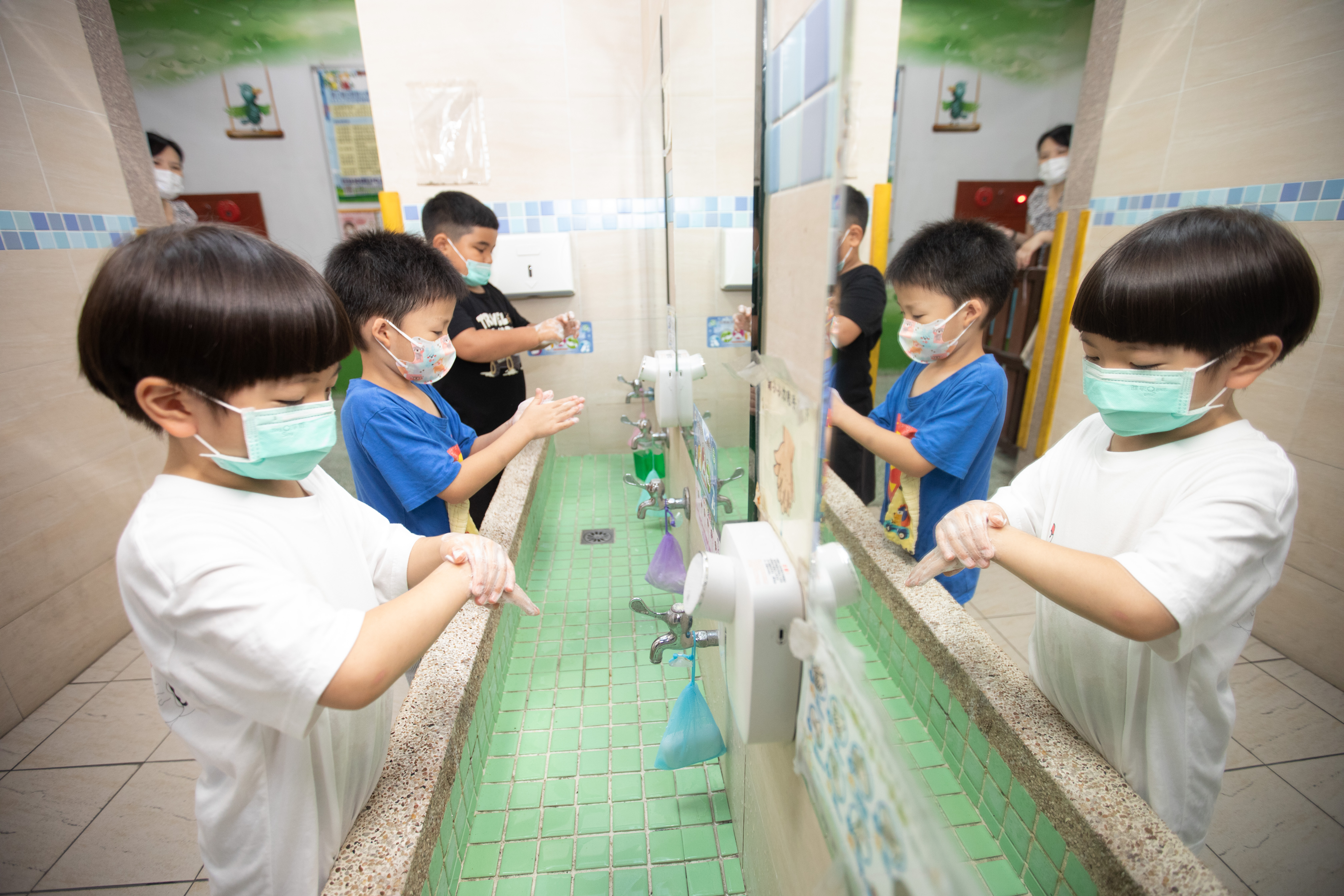 台灣近20年來常發生腸病毒大流行，這也是家中有幼童家長所關注的議題。（本刊資料照）