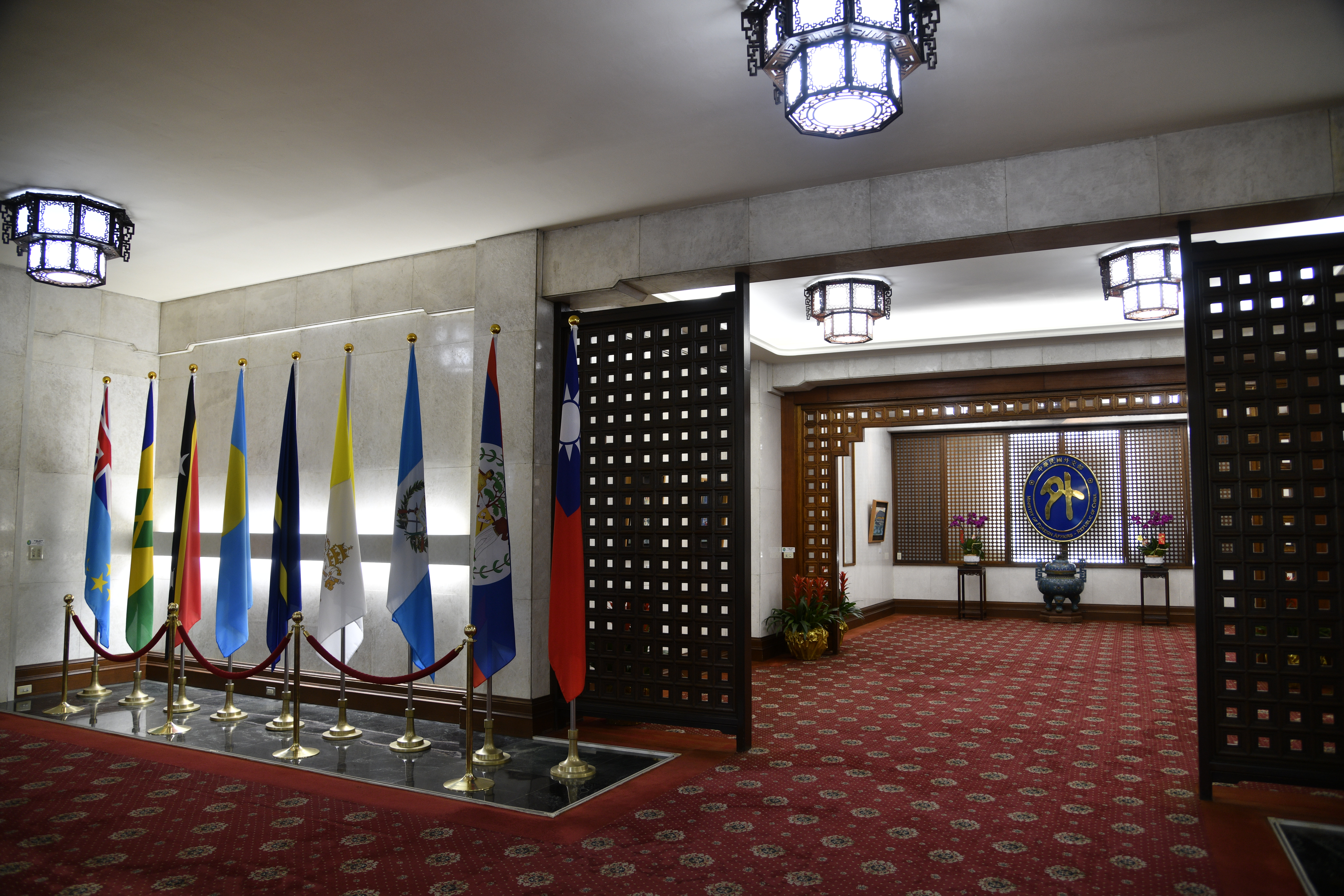 針對本刊報導我國駐WTO代表羅昌發、駐斐濟代表陳盈連、駐美代表處副組長魏月涵等3名外交高官不妥行徑，外交部也發出4點聲明。