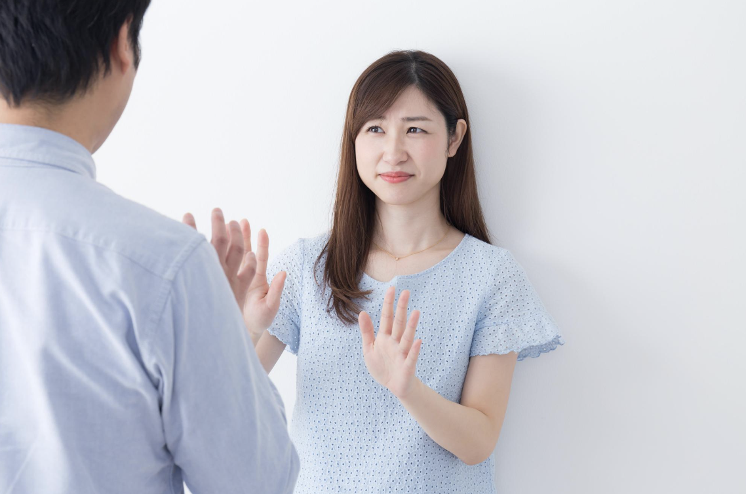 一名女網友在熱炒店遇性騷擾，一群看似「8+9」的人出手相救。（示意圖，東方IC）