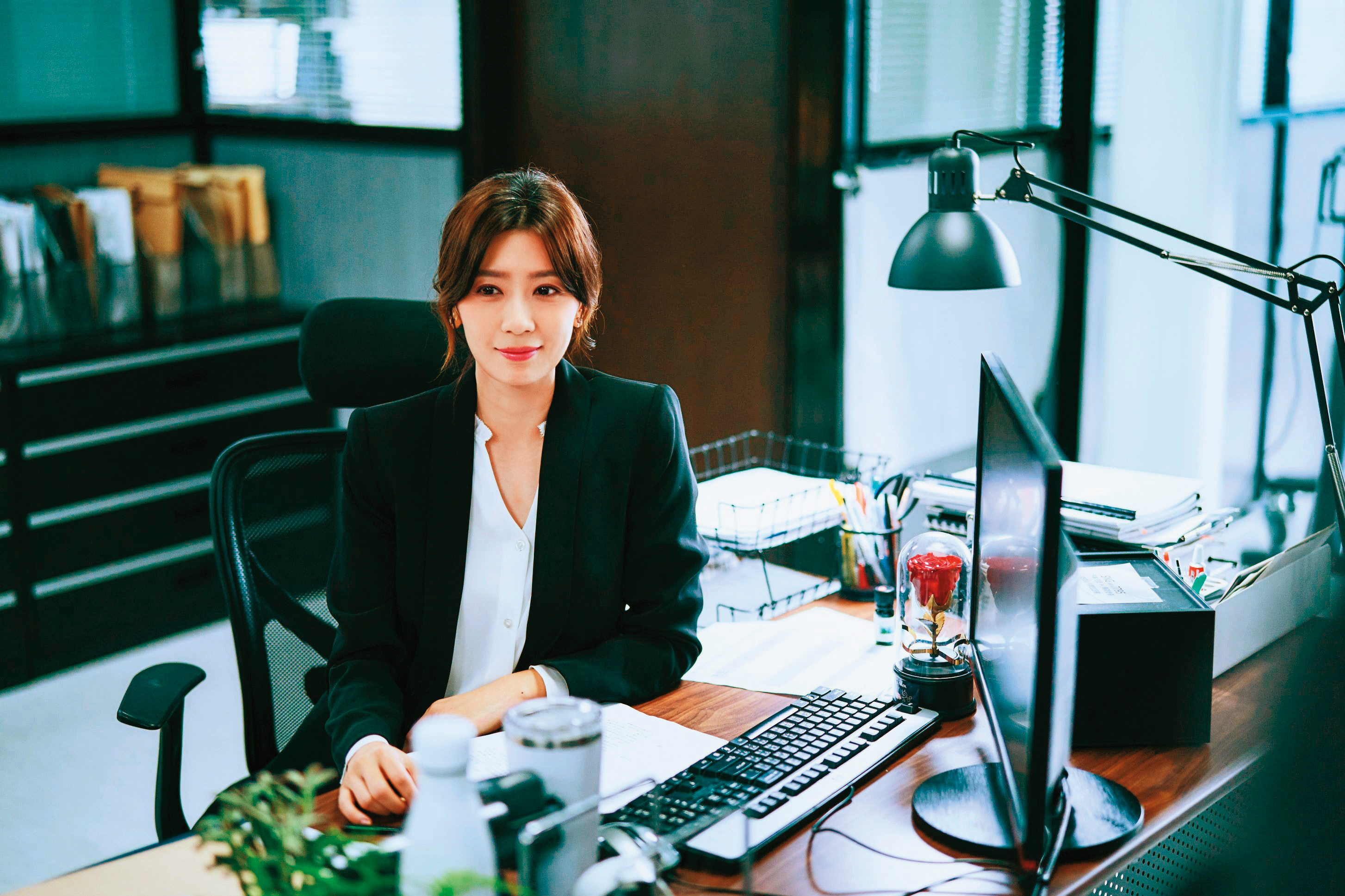 賈靜雯再婚再當媽後戲路愈來愈狂，演技也更受肯定。（公視提供）