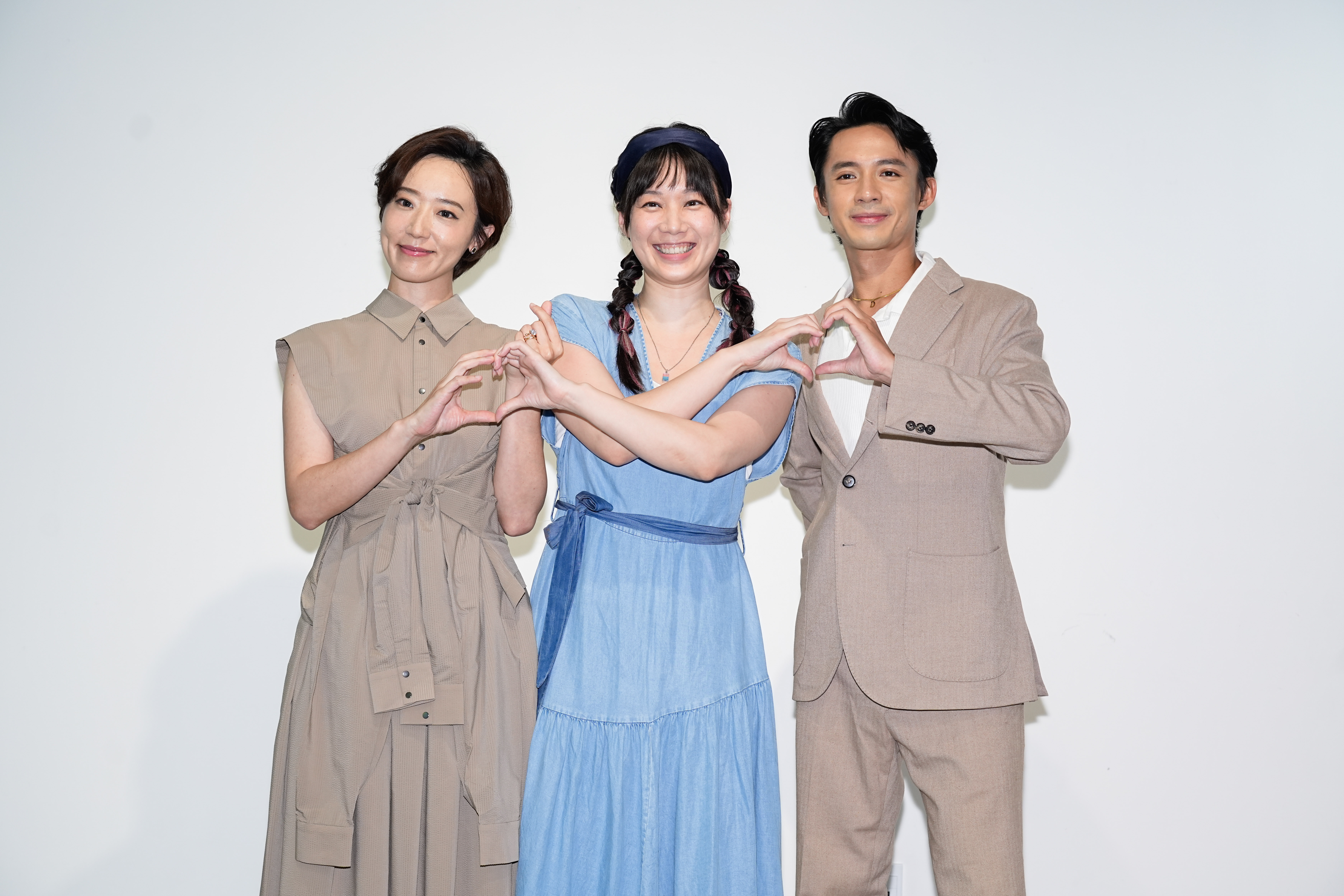 大愛劇《轉角那間心藥局》2林子熙、許乃涵、洪毓璟為戲宣傳。
