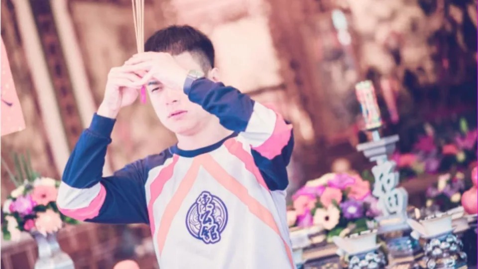 陳昫豪是屏東知名角頭，綽號「鴨頭」。（翻攝南州 陳公舘臉書）