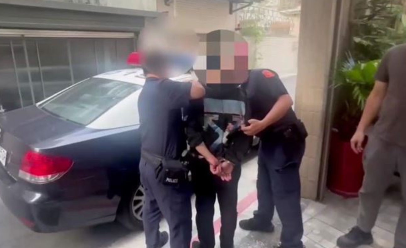 王男持刀刺死女友高中同學後供稱「只想嚇唬對方」,今遭移送北檢偵辦。(翻攝畫面)