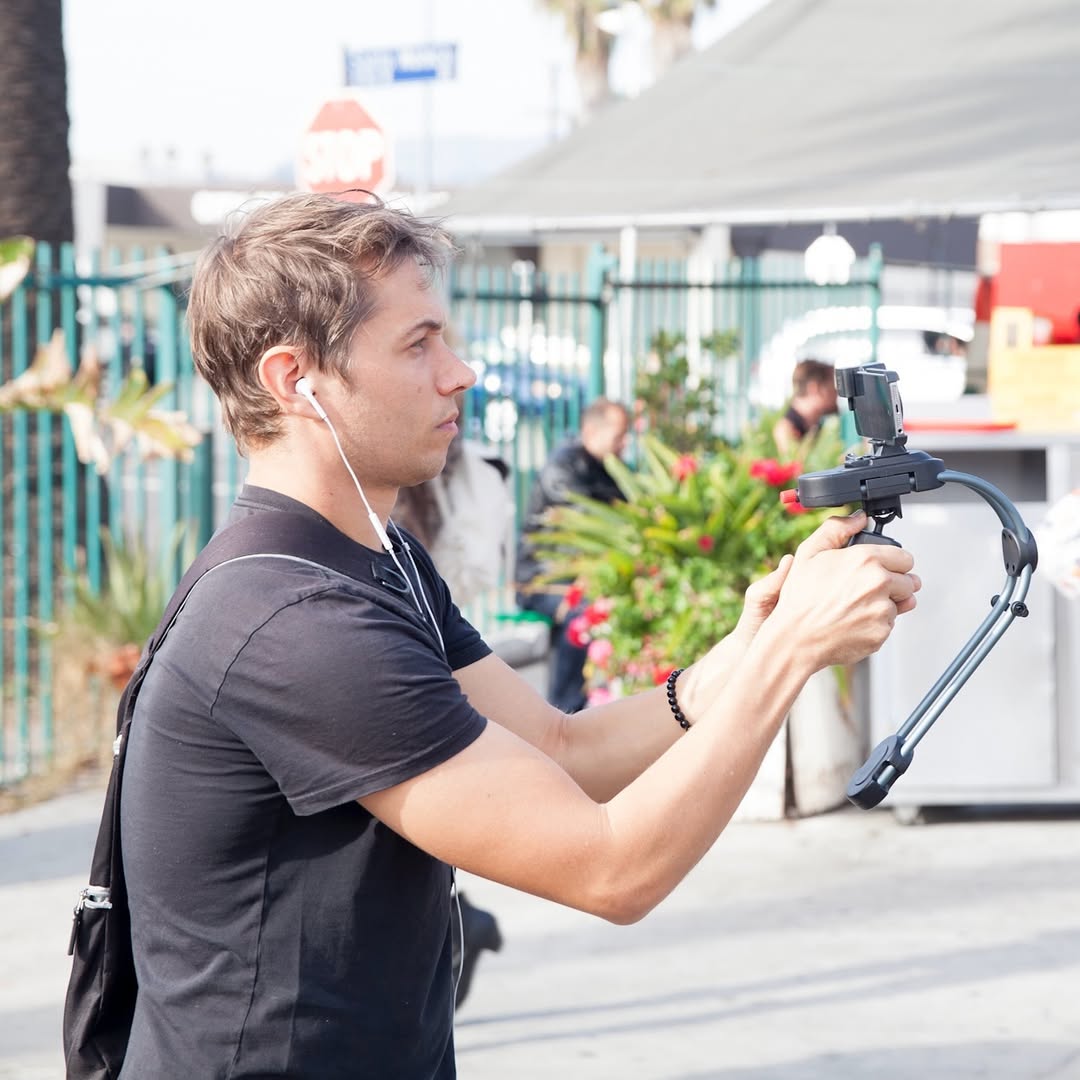 西恩貝克常藉作品為社會邊緣人發聲。（翻攝自IG_seanbaker）