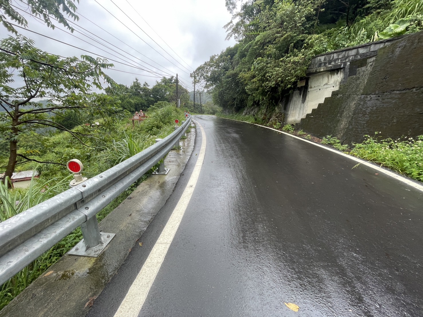 通往石碇小格頭土石方資源堆置場的道路已全面翻修,有重啟跡象。
