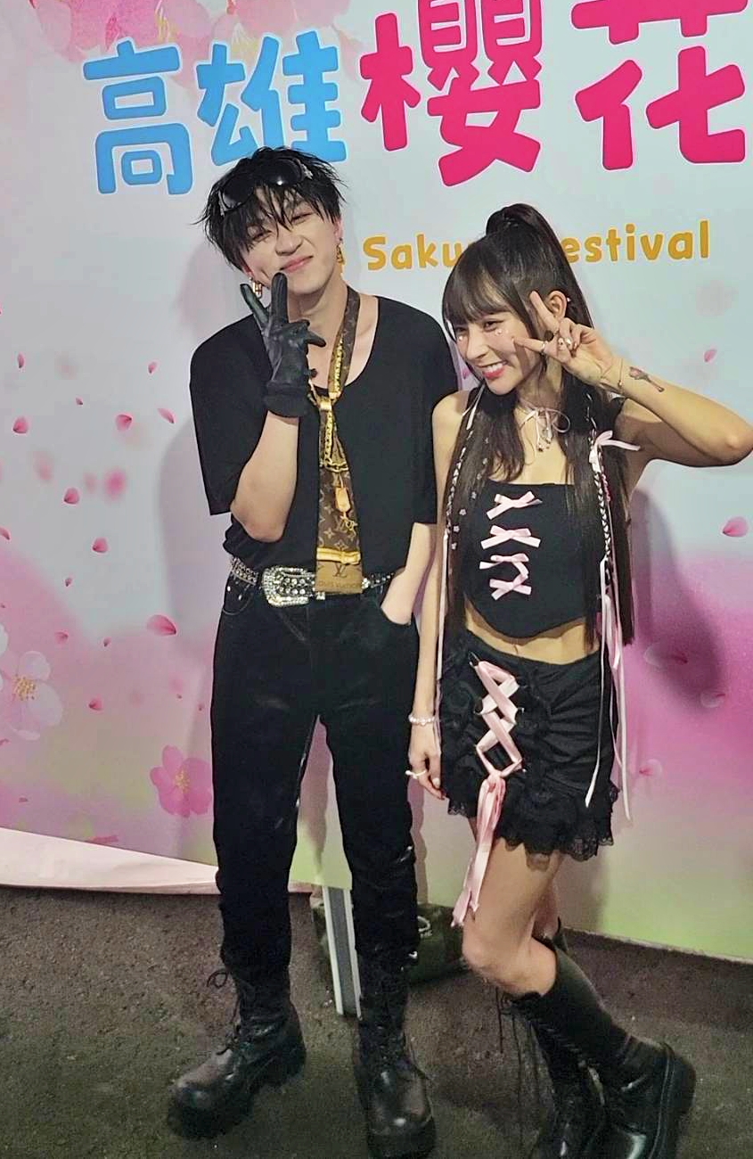 U:NUS吳昱廷暗戀林襄兩年，今如願與女神合照。