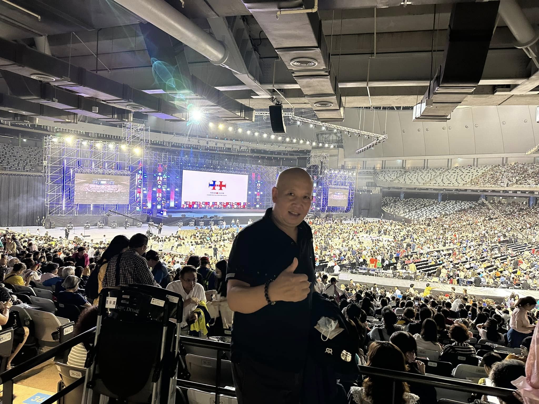 佛光大學蘇南望傑教授曾在臉書上傳參加中華民國國慶晚會照片。（翻攝自當事人臉書）