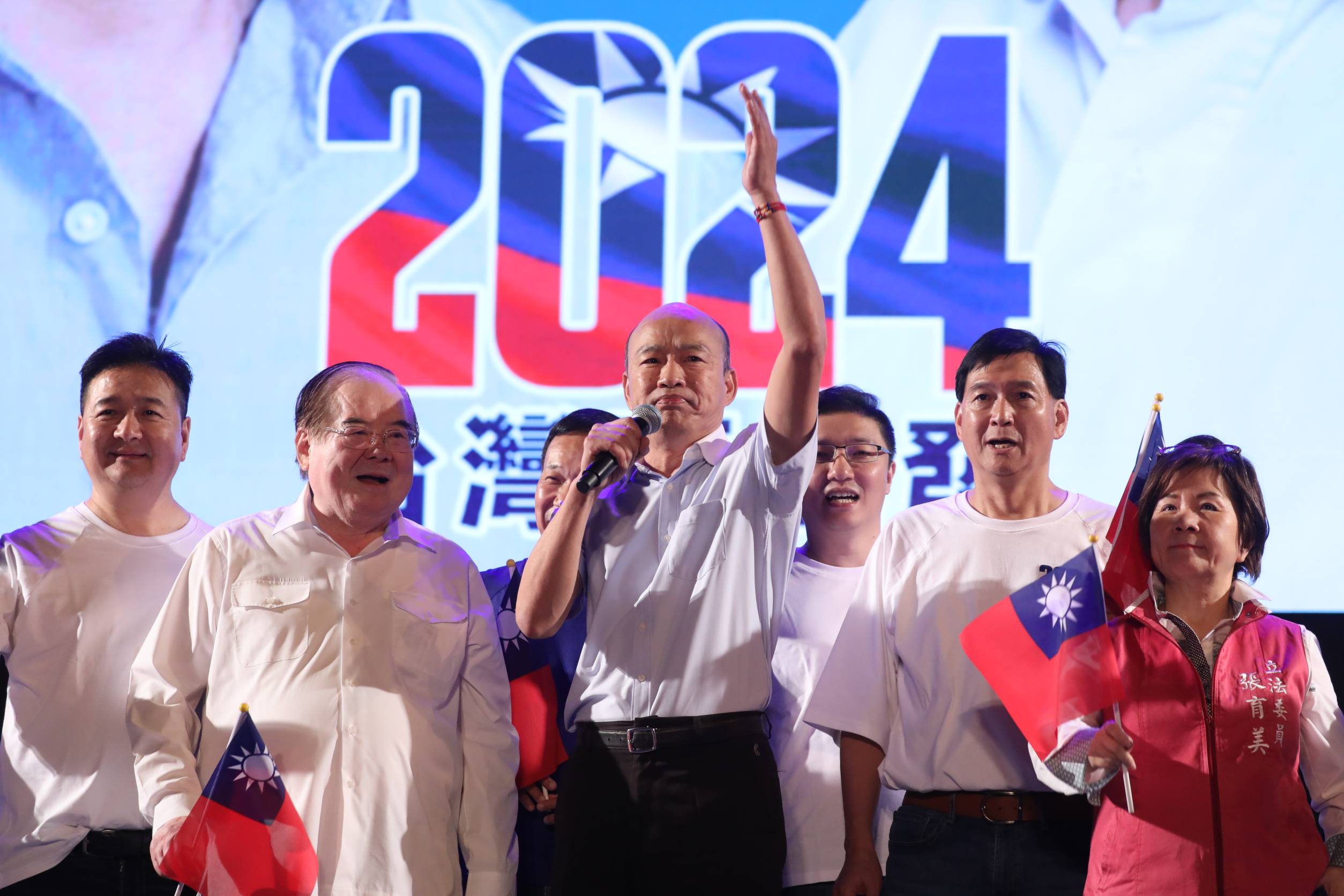 侯友宜萬人造勢活動，韓國瑜到場力挺並致詞。
