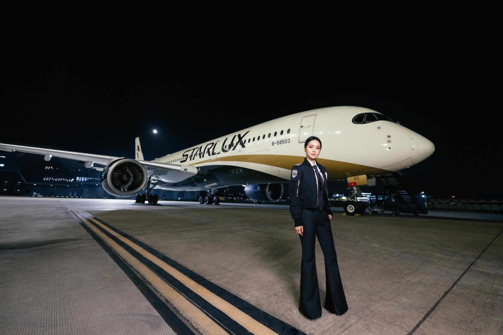 蔡依林化身機師又酷又颯 重返布拉格拍攝新版〈布拉格廣場〉