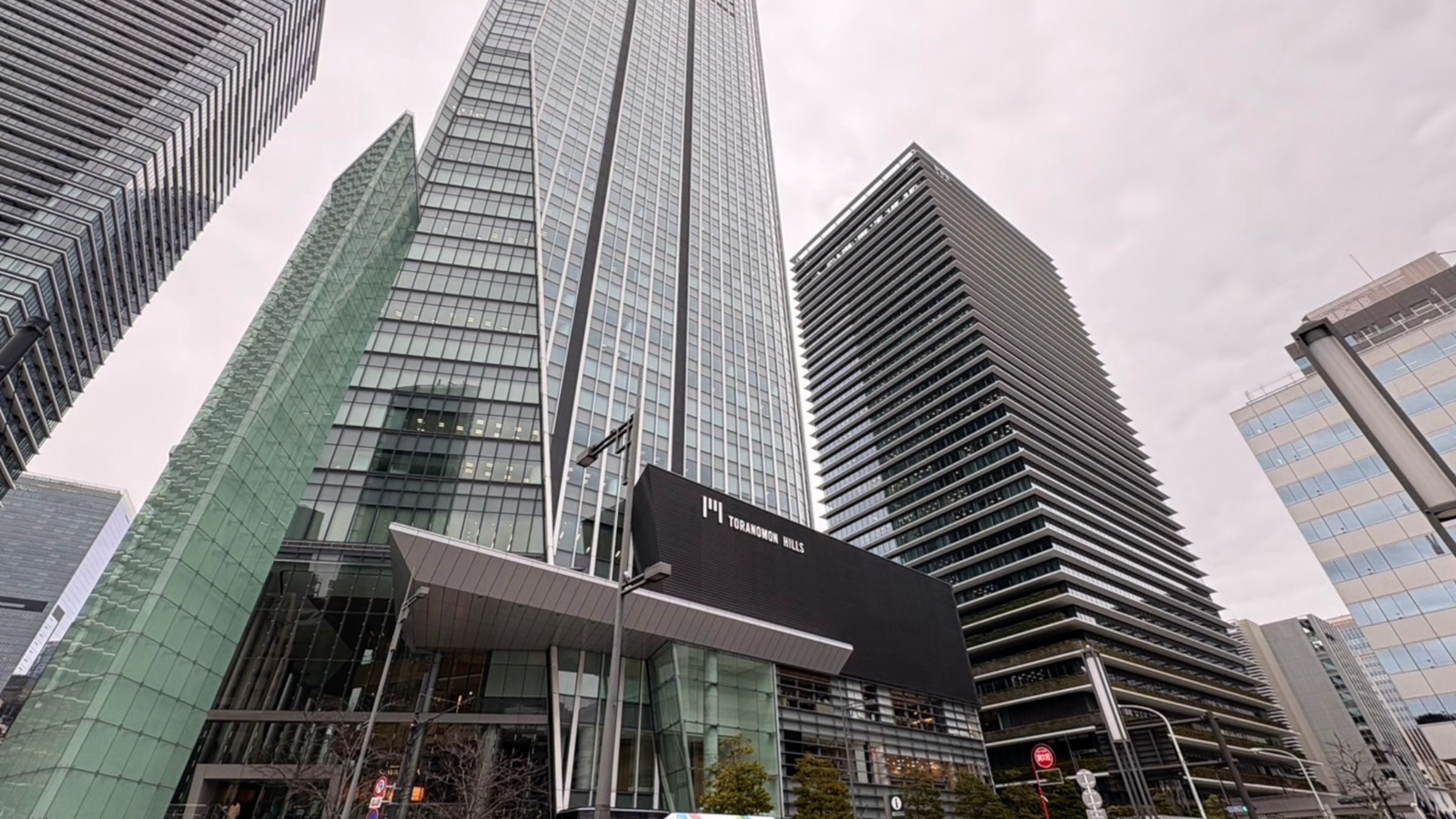 疫後的日本商業型態轉變，像東京虎之門這樣交通便利、國際企業雲集的大型都市出現15~30坪的微型商辦供不應求的現象。