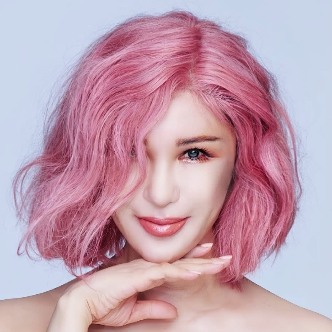 利菁脫口而出謝金燕兒子生父，自罰念佛經致歉。（翻攝自利菁臉書）