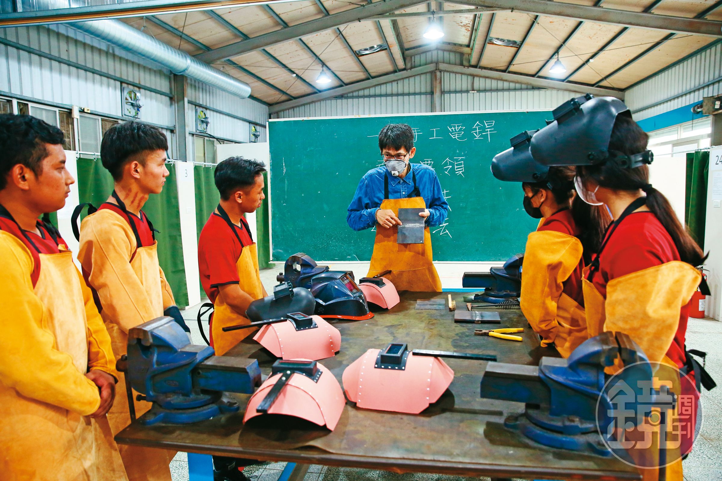 世紀鋼買學校自行培育人才,一方面降低人事成本,一方面為海外布局超前部署。
